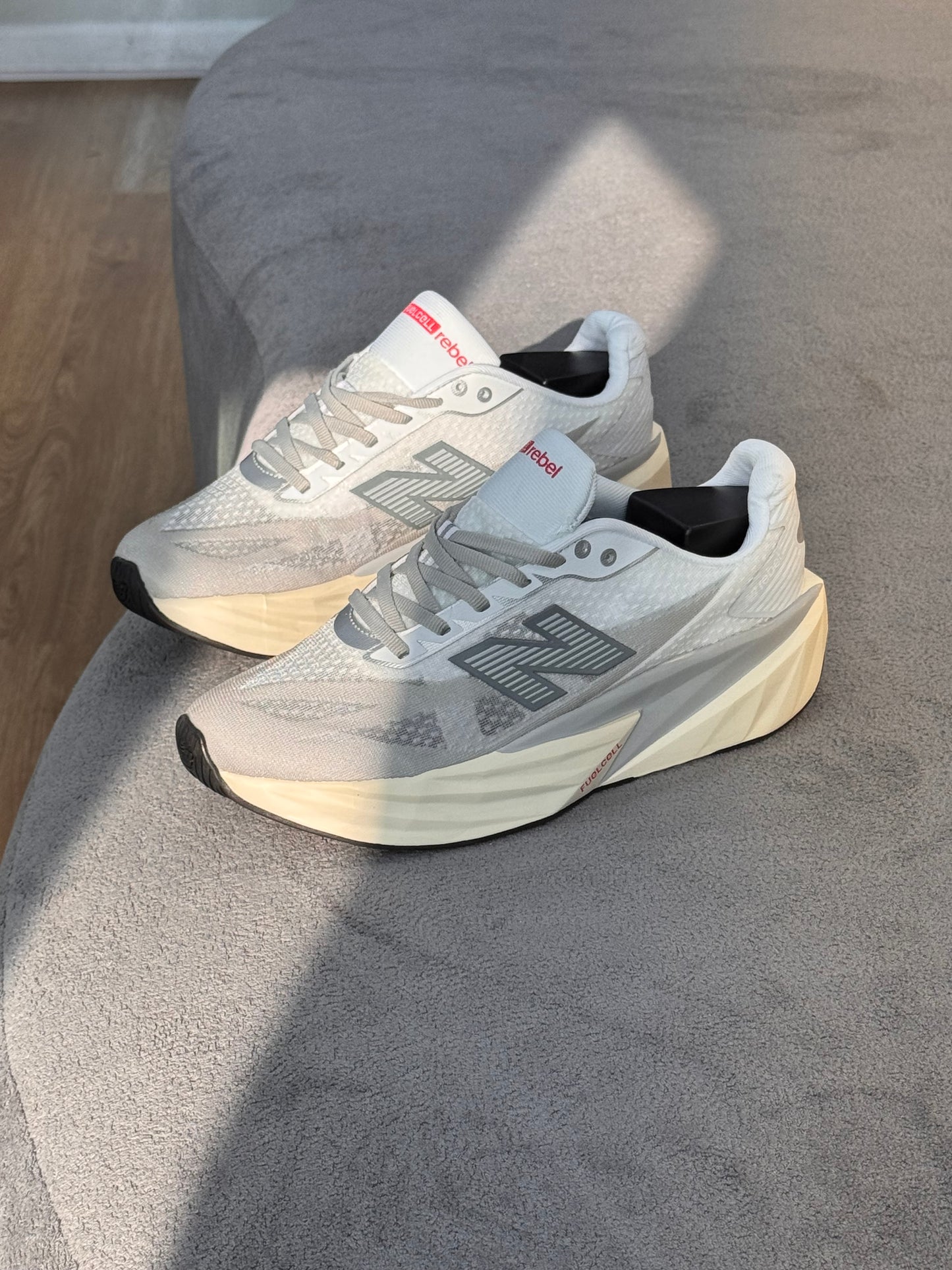NEW BALANCE REBEL