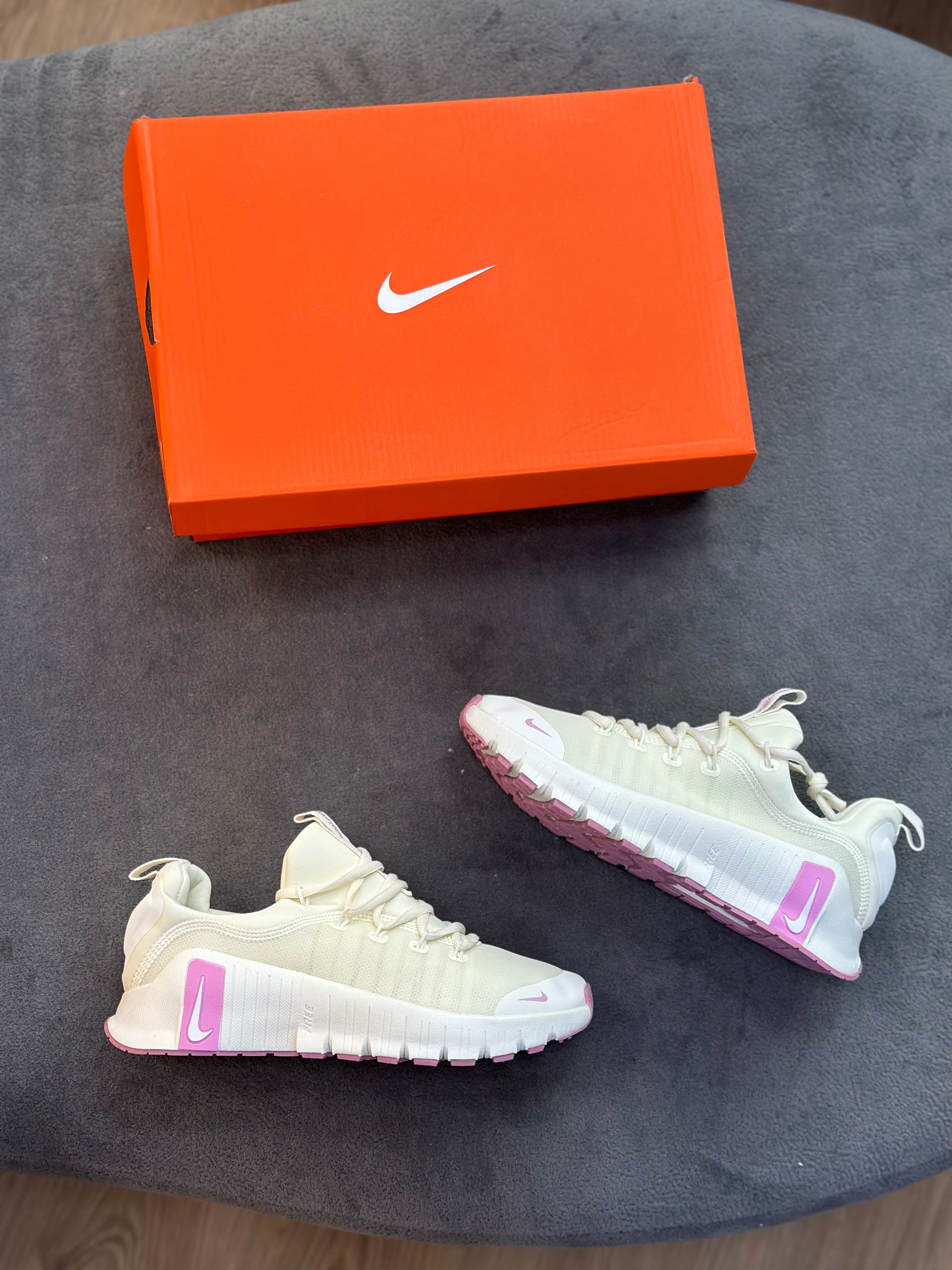 NIKE FREE METCON