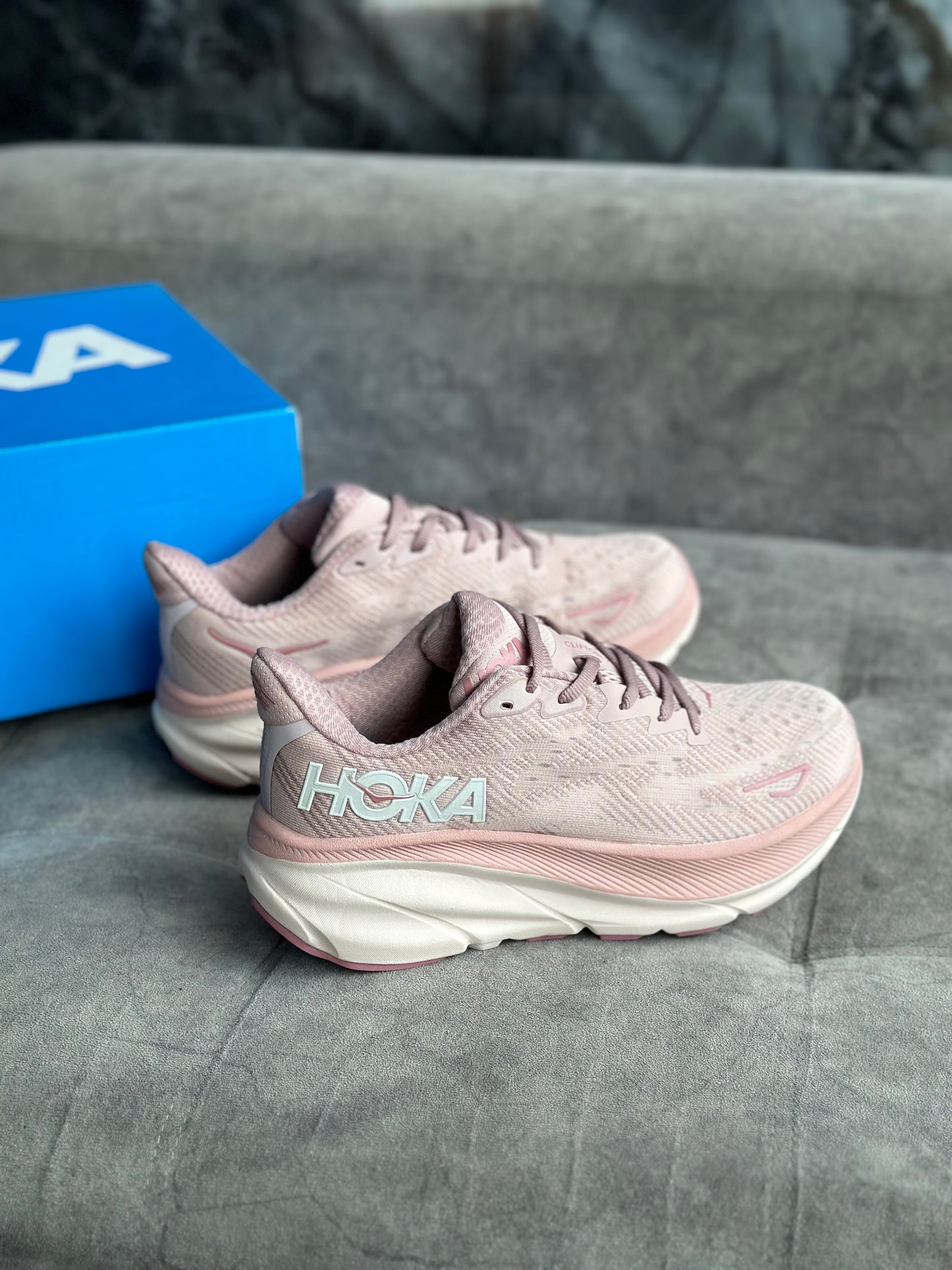 HOKA CLIFTON 9