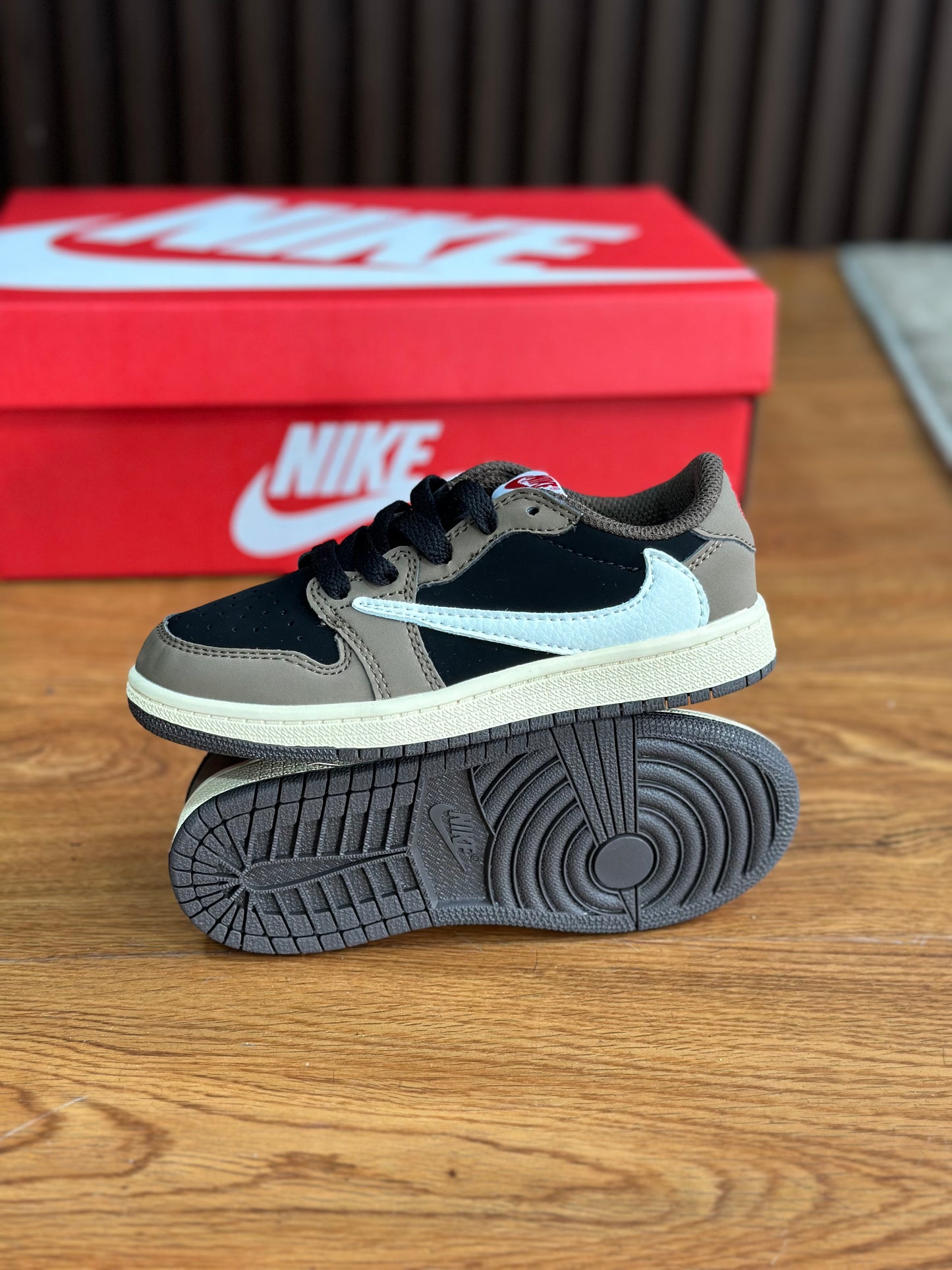 NIKE SB TRAVIS SCOTT