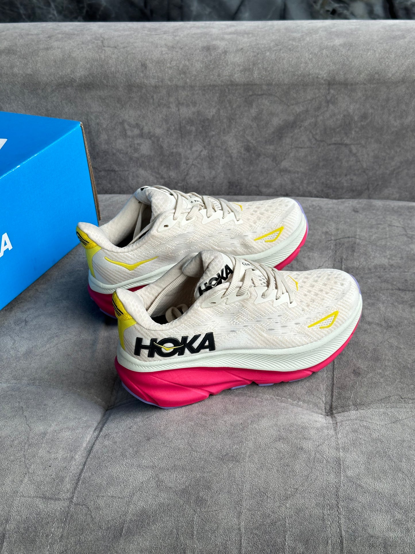 HOKA CLIFTON 9