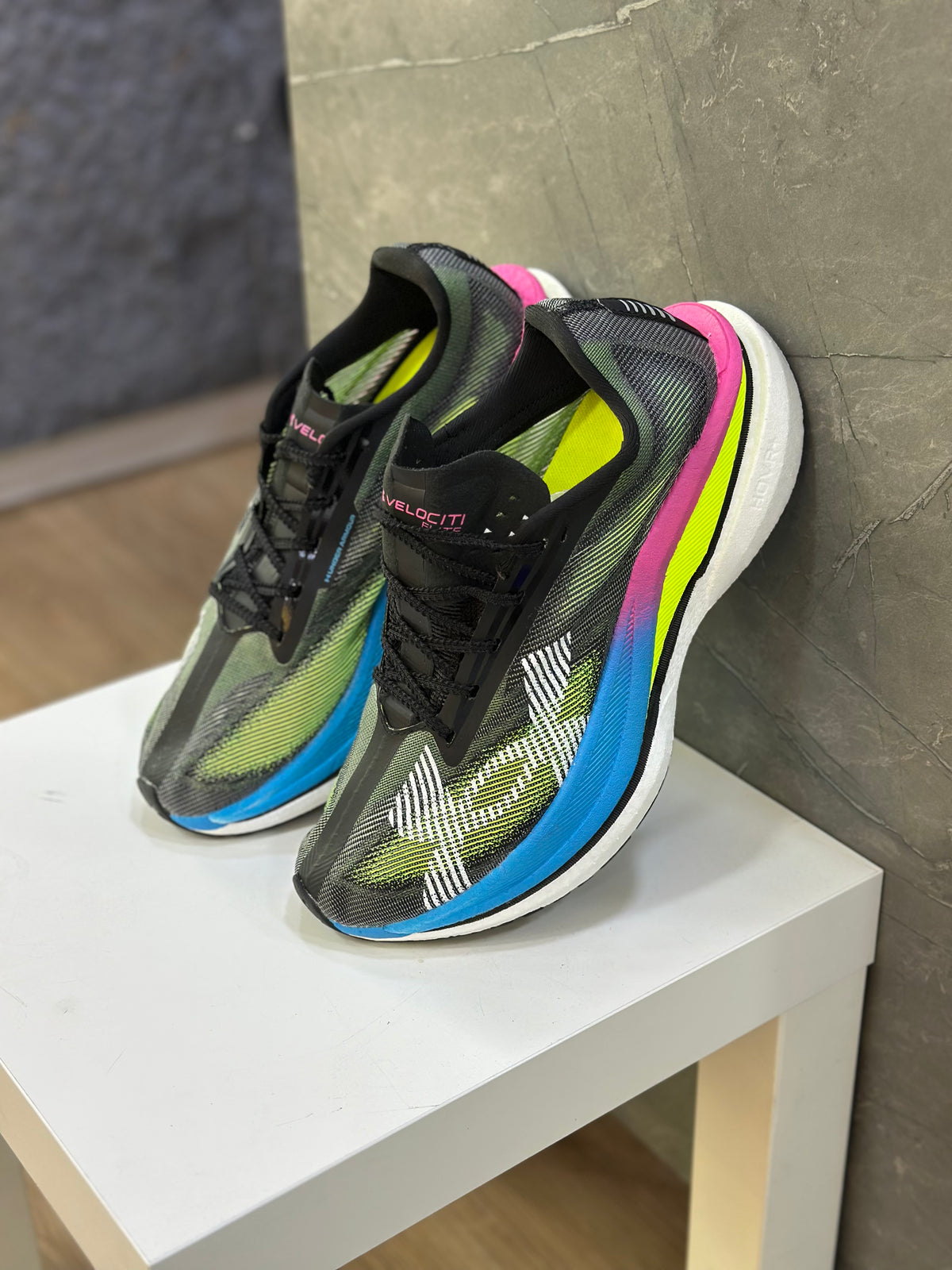 UNDER ARMOR VELOCITY