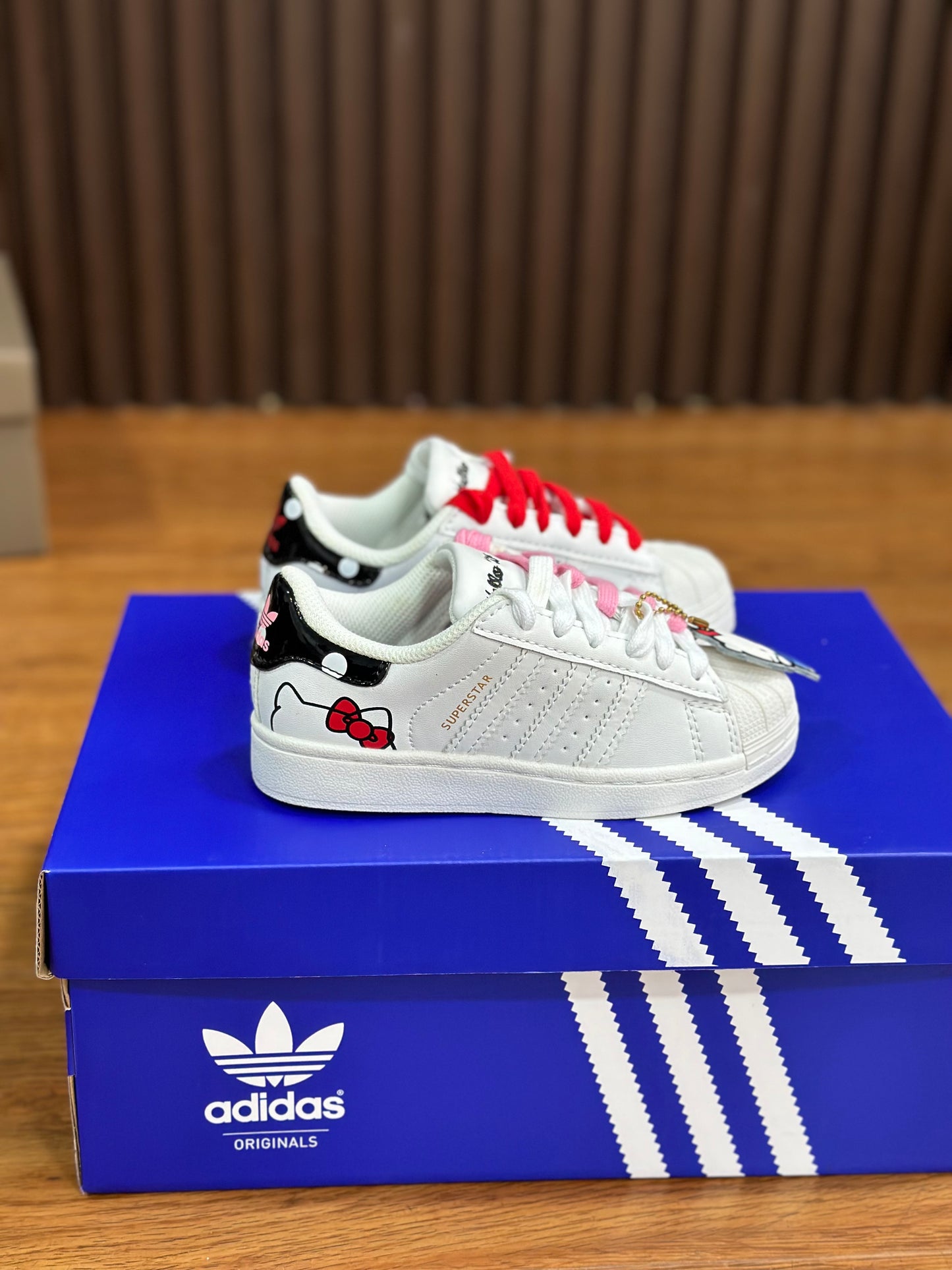 ADIDAS HELLO KITTY