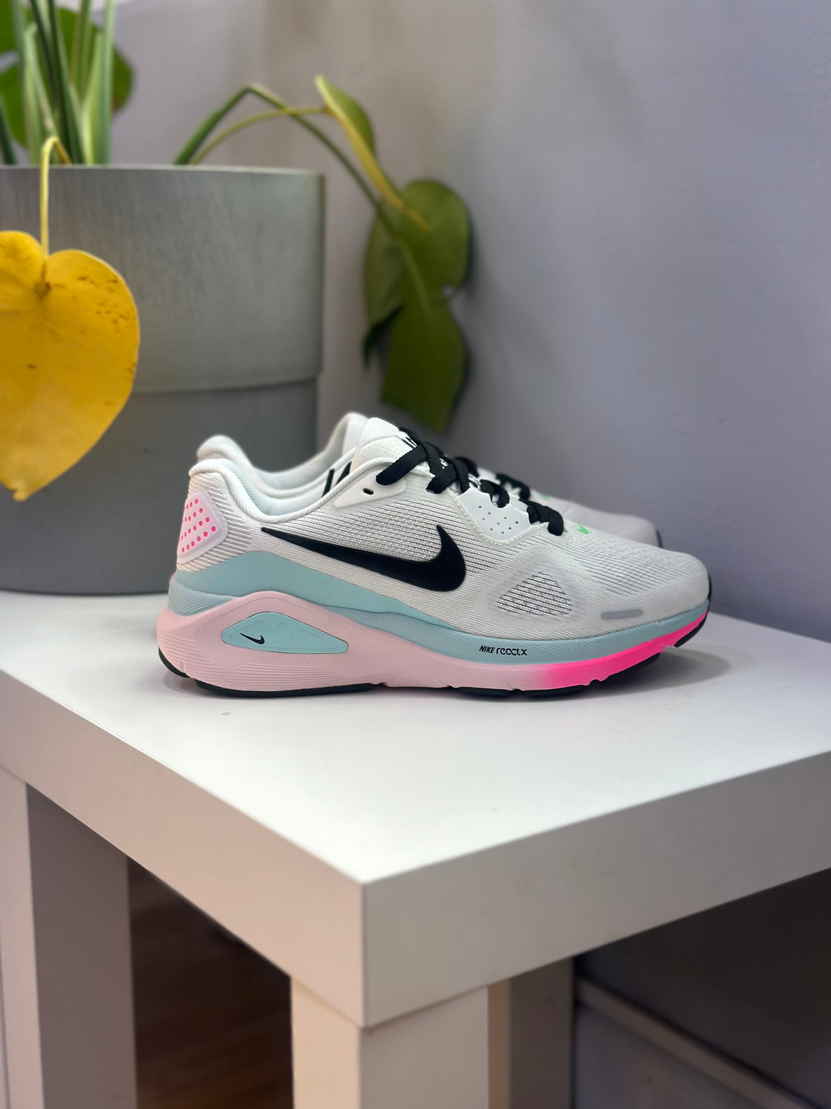NIKE STRUCTURE
