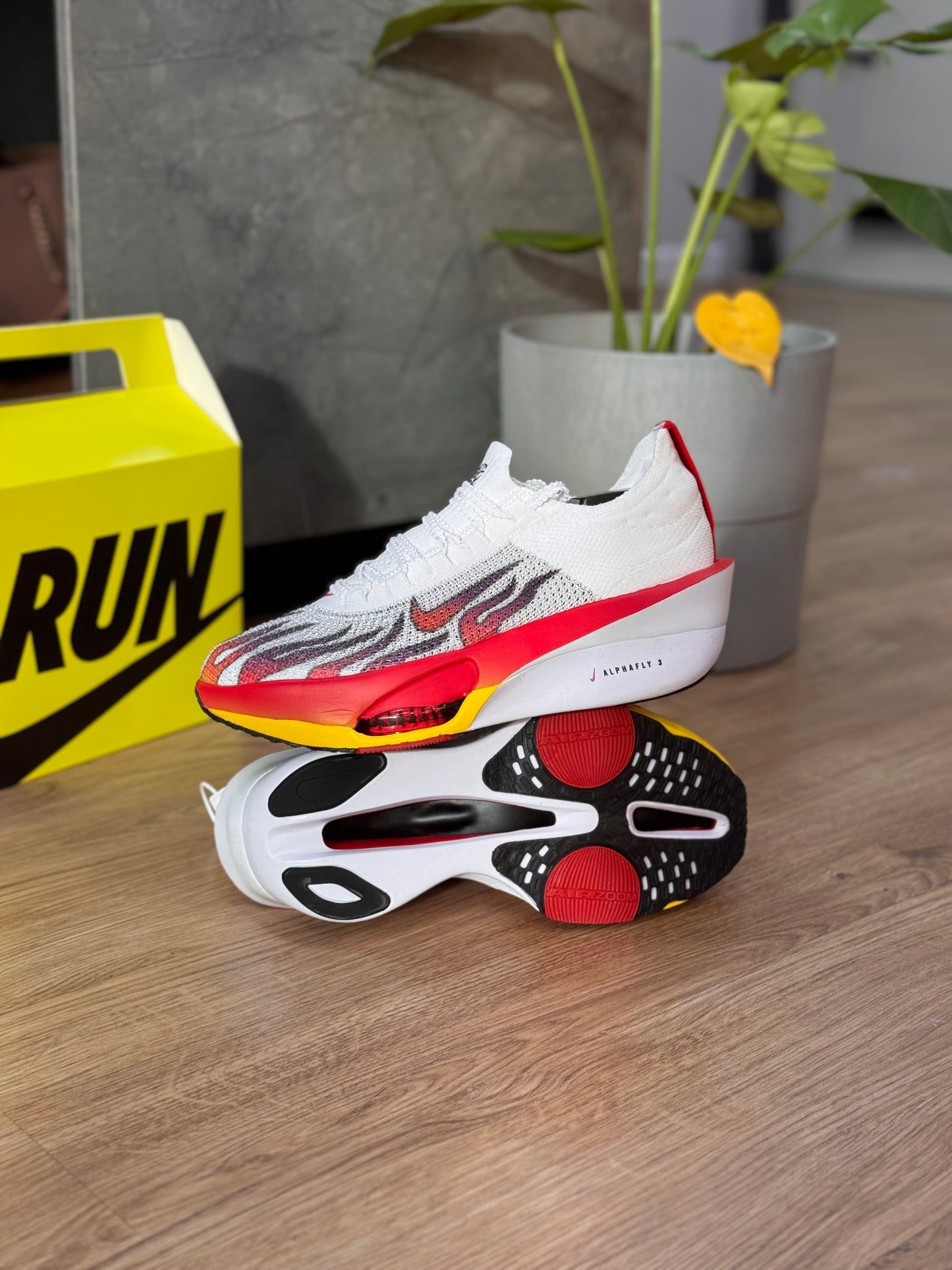 NIKE ALPHAFLY 3 RUNAWAY