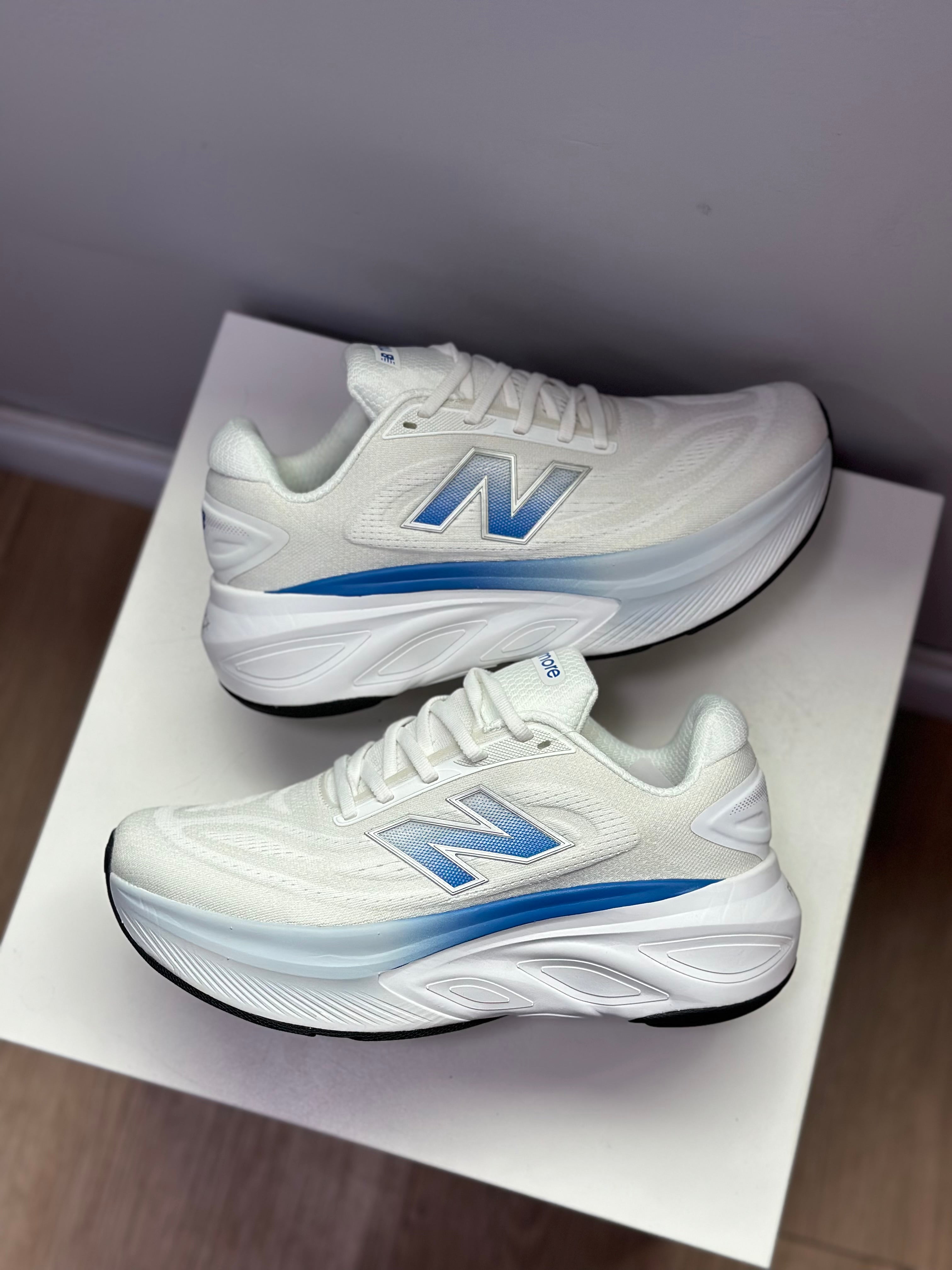 NEW BALANCE X MORE V6