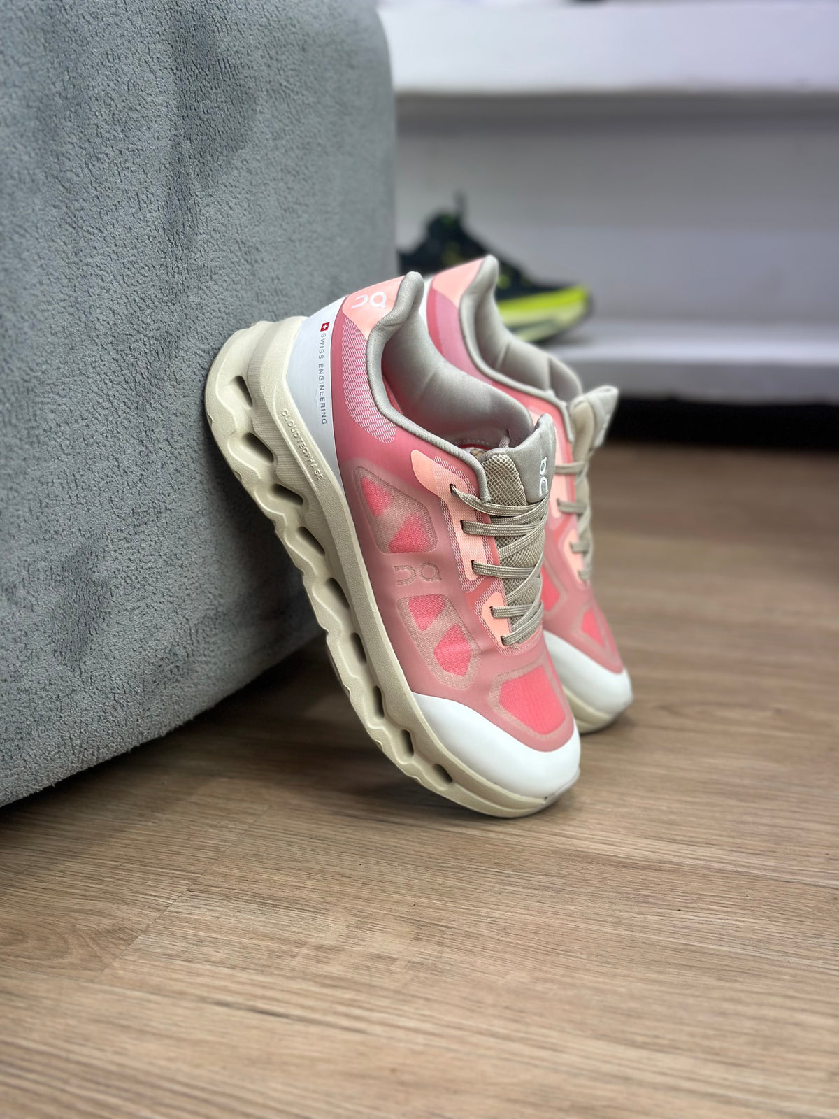 ON CLOUD TILT