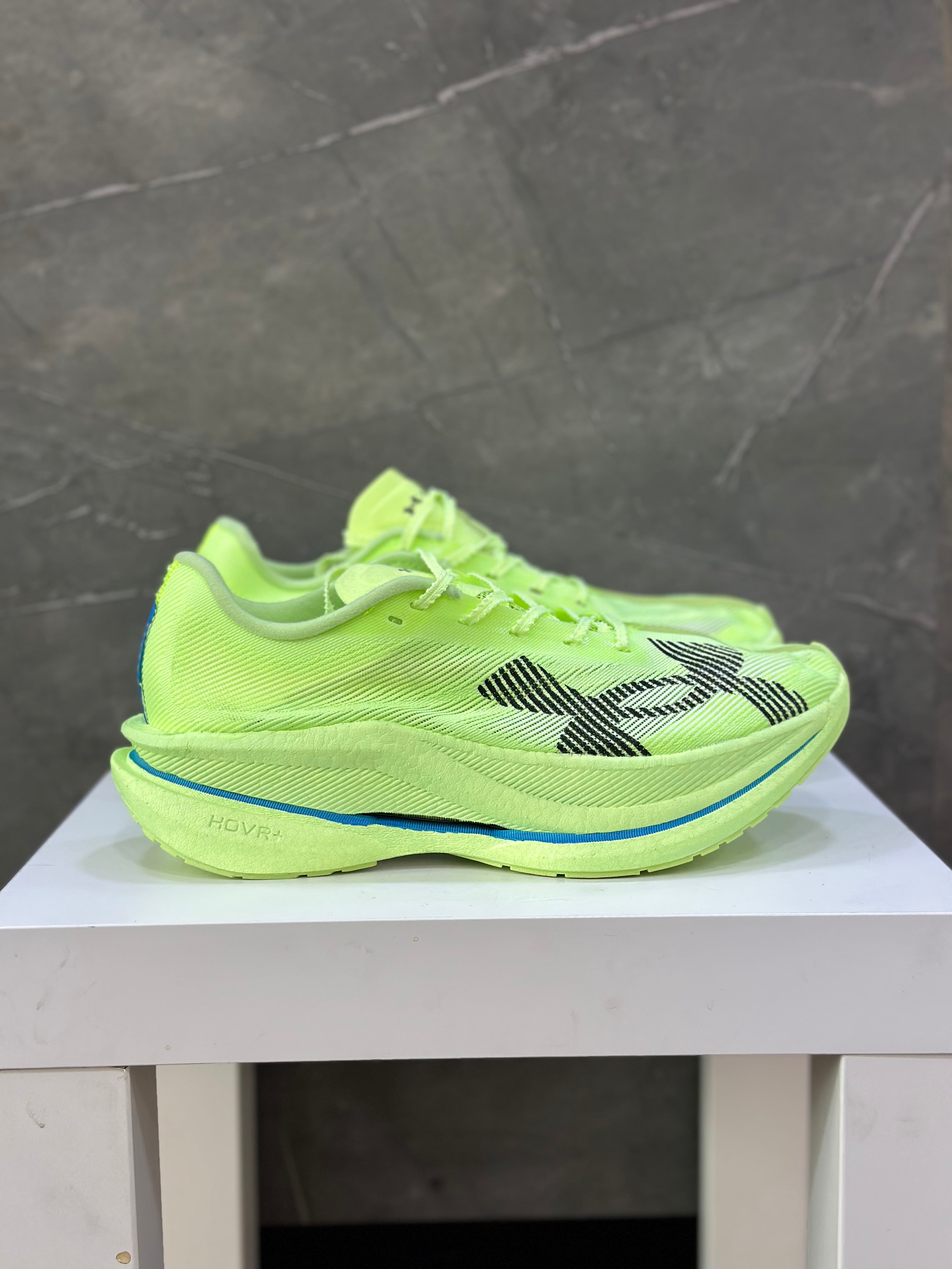 UNDER ARMOR VELOCITY