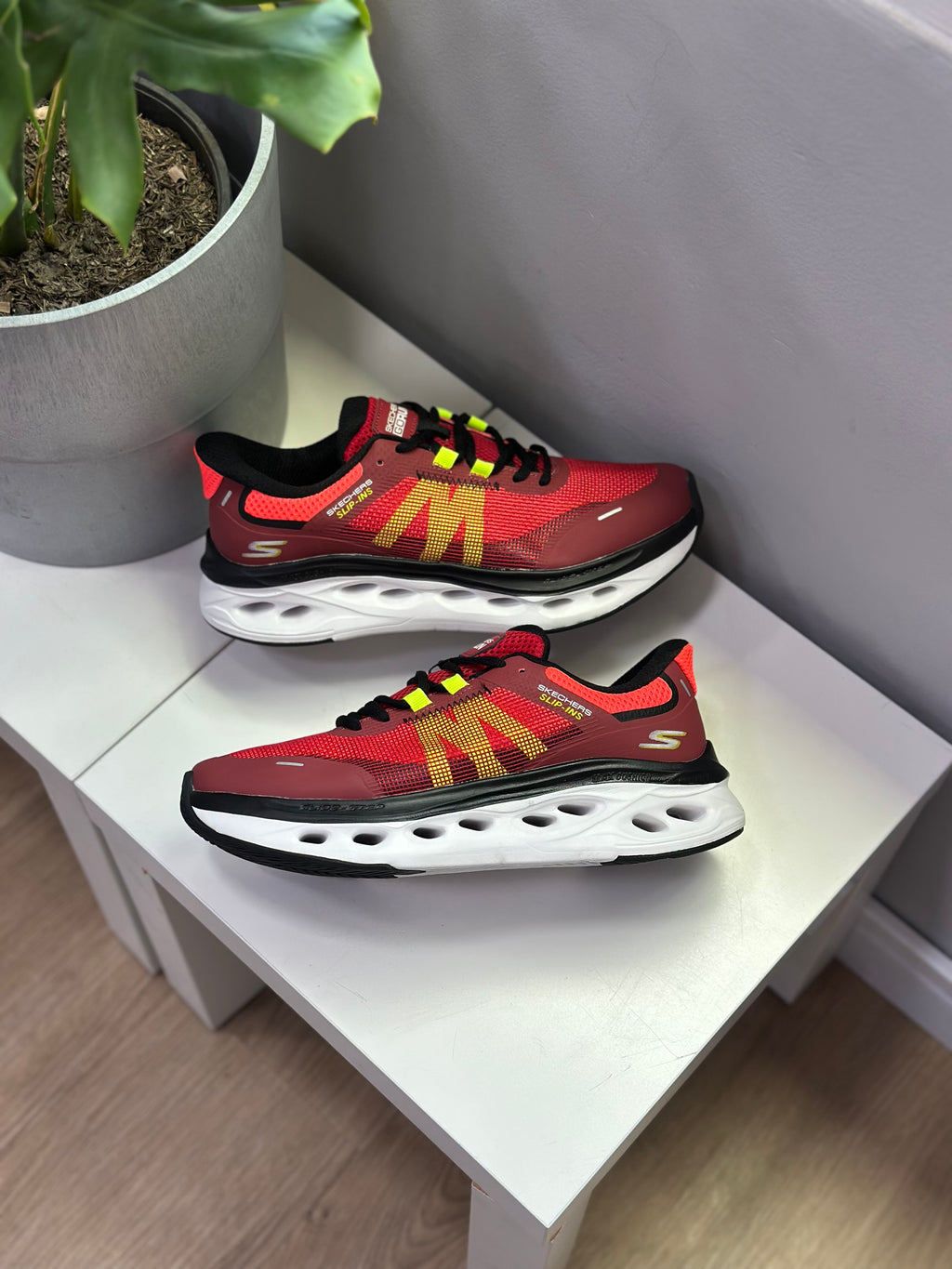 SKECHERS SLIP-INS MAX