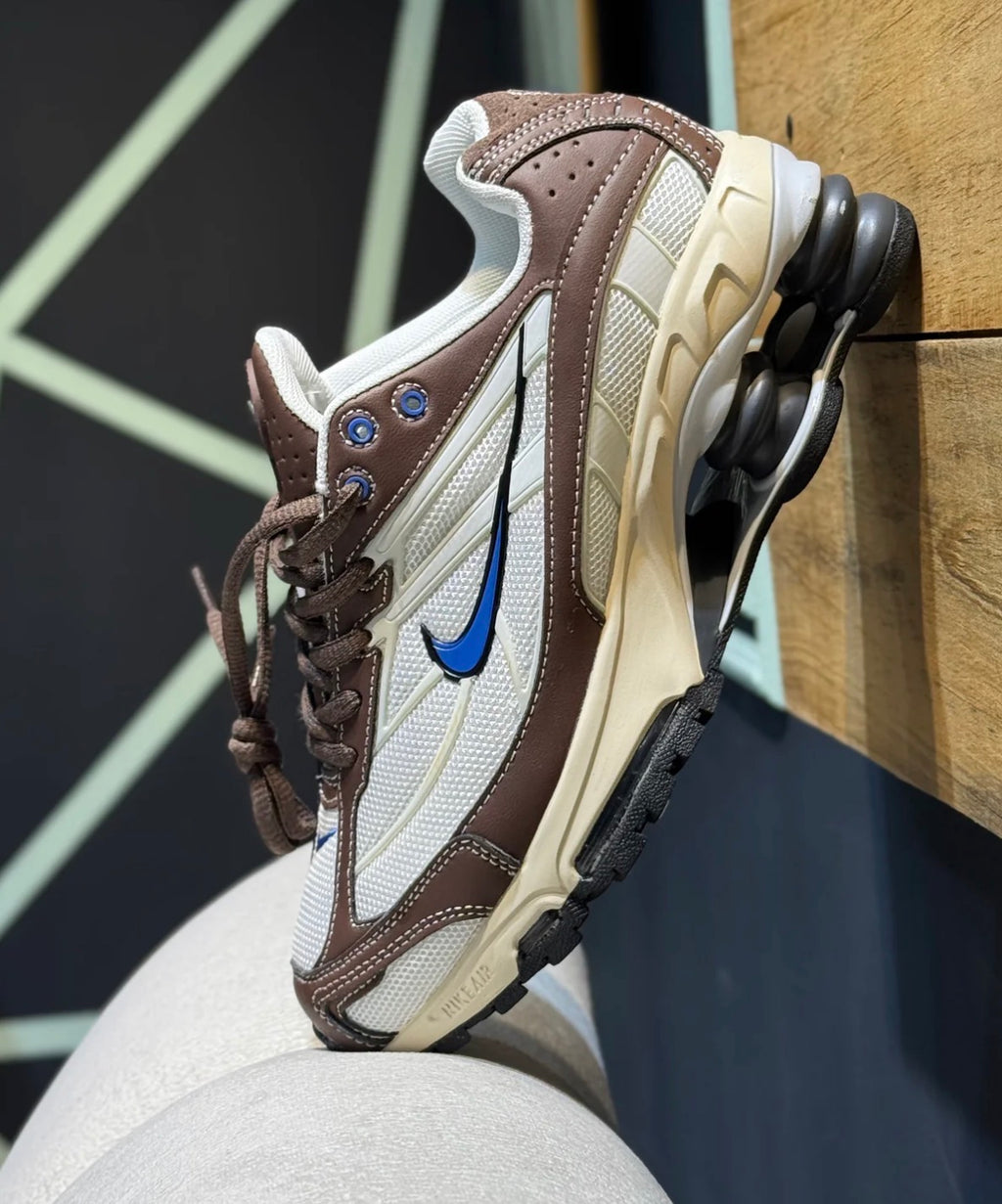 NIKE SHOX