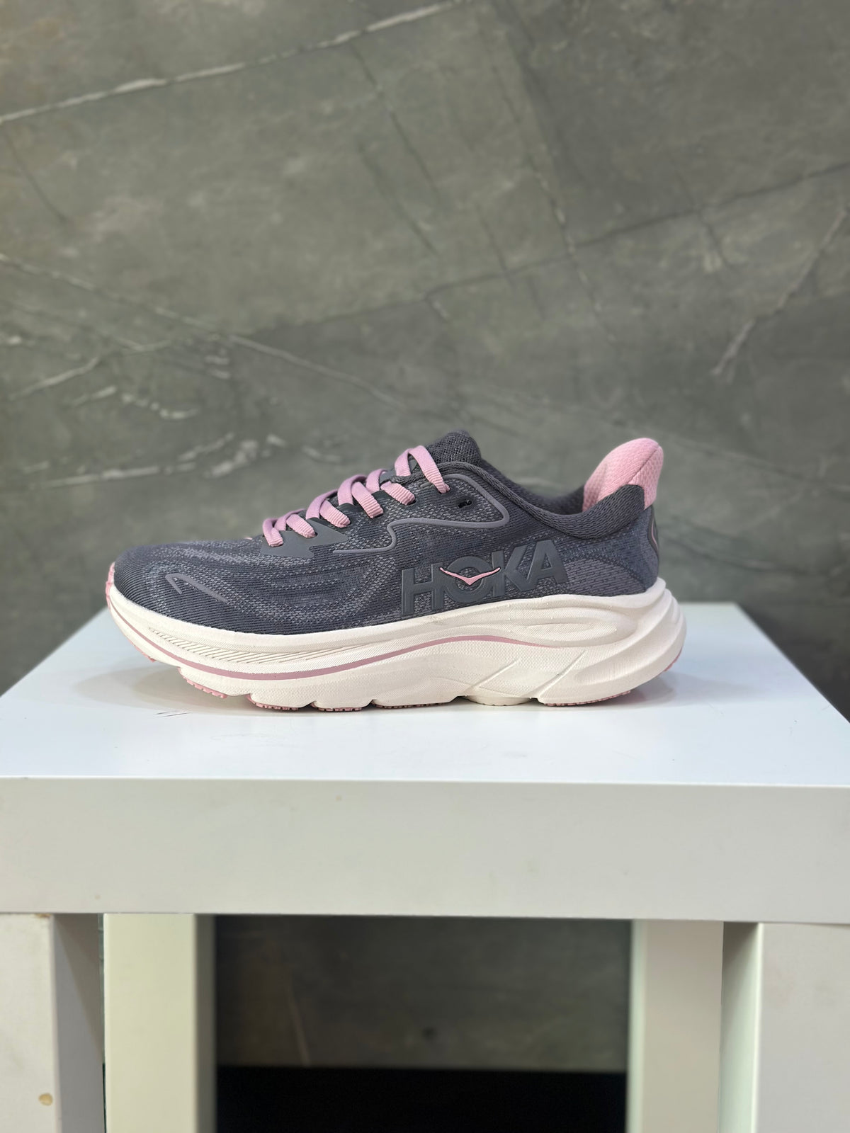 HOKA CLIFTON 10