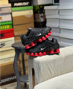 NIKE SHOX