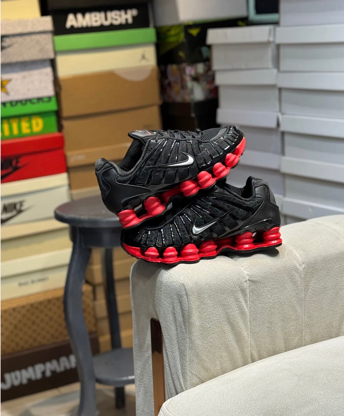 NIKE SHOX
