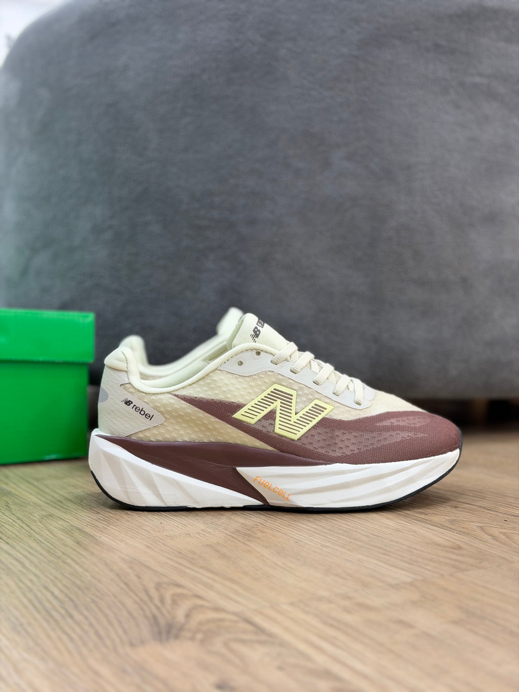 NEW BALANCE REBEL