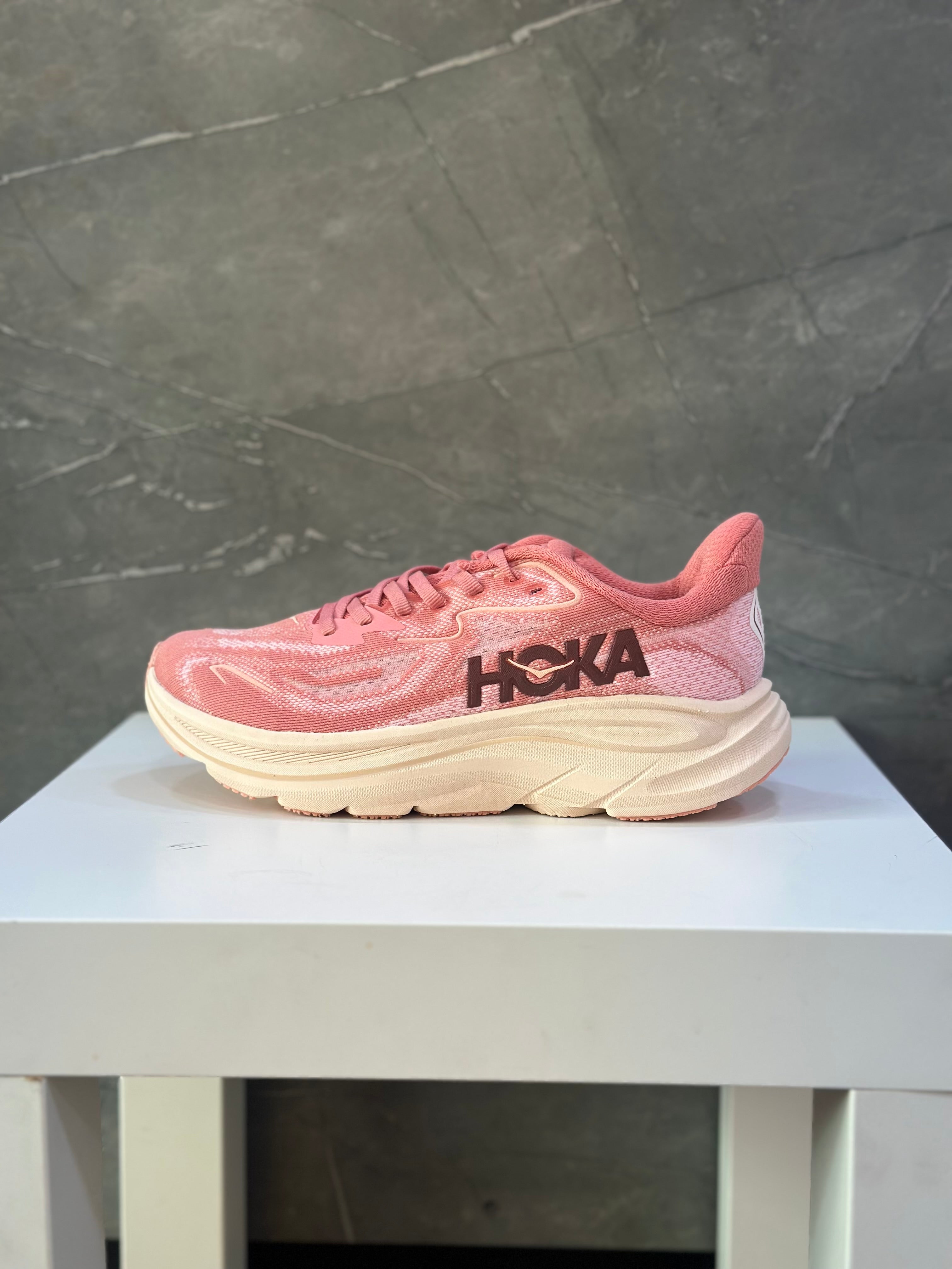 HOKA CLIFTON 10