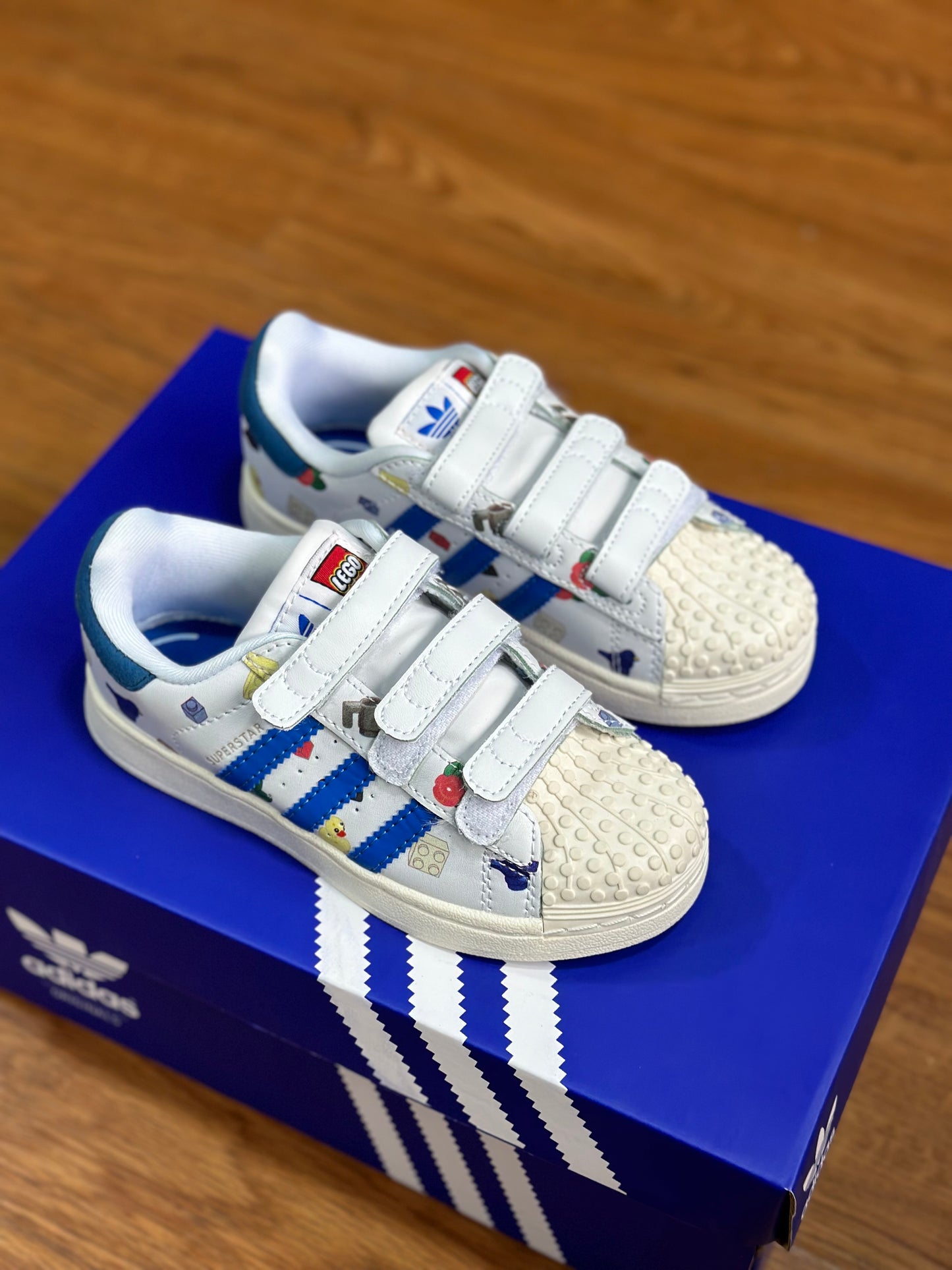 ADIDAS SÚPERSTAR LEGO