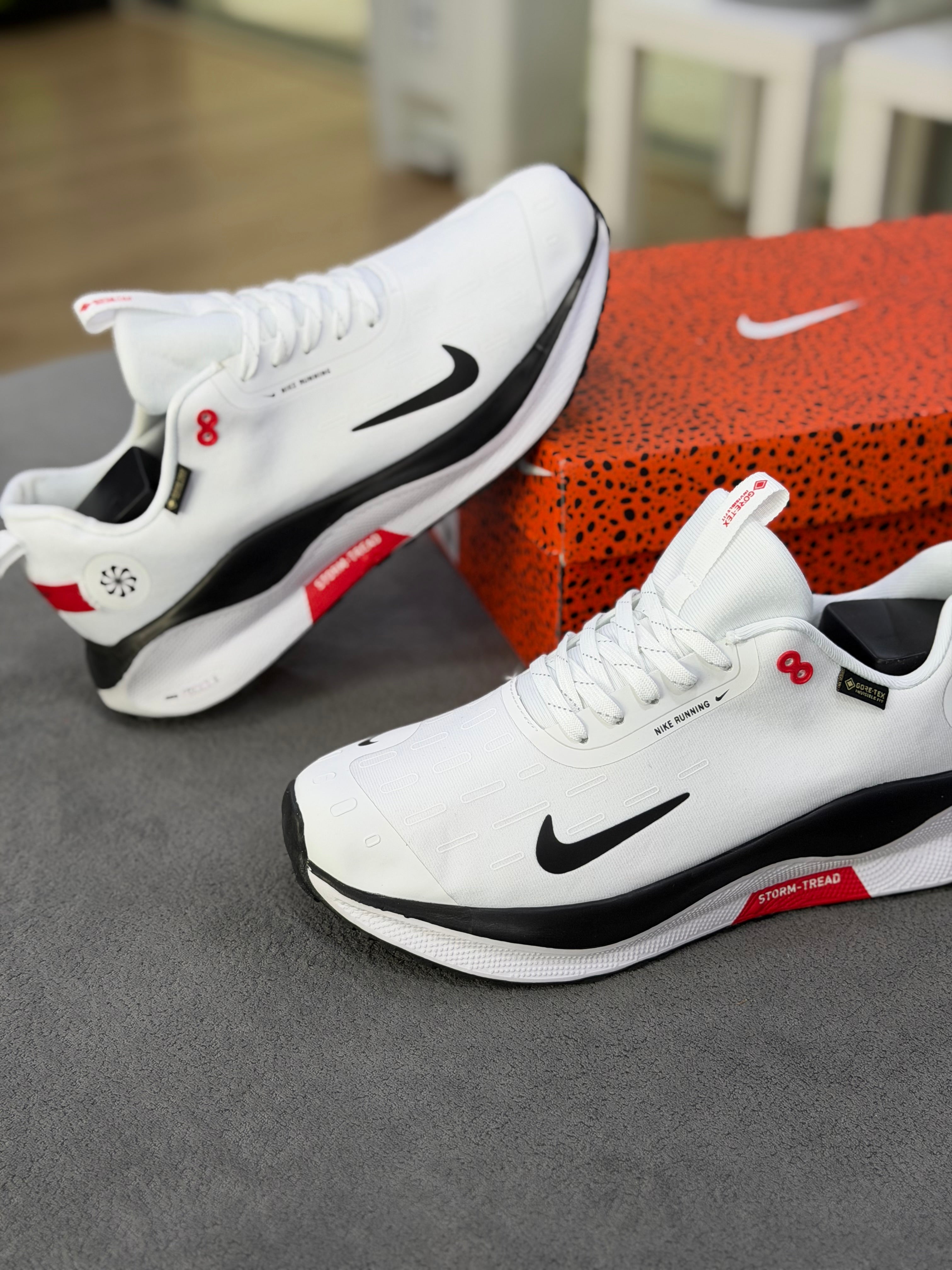 NIKE REACTX