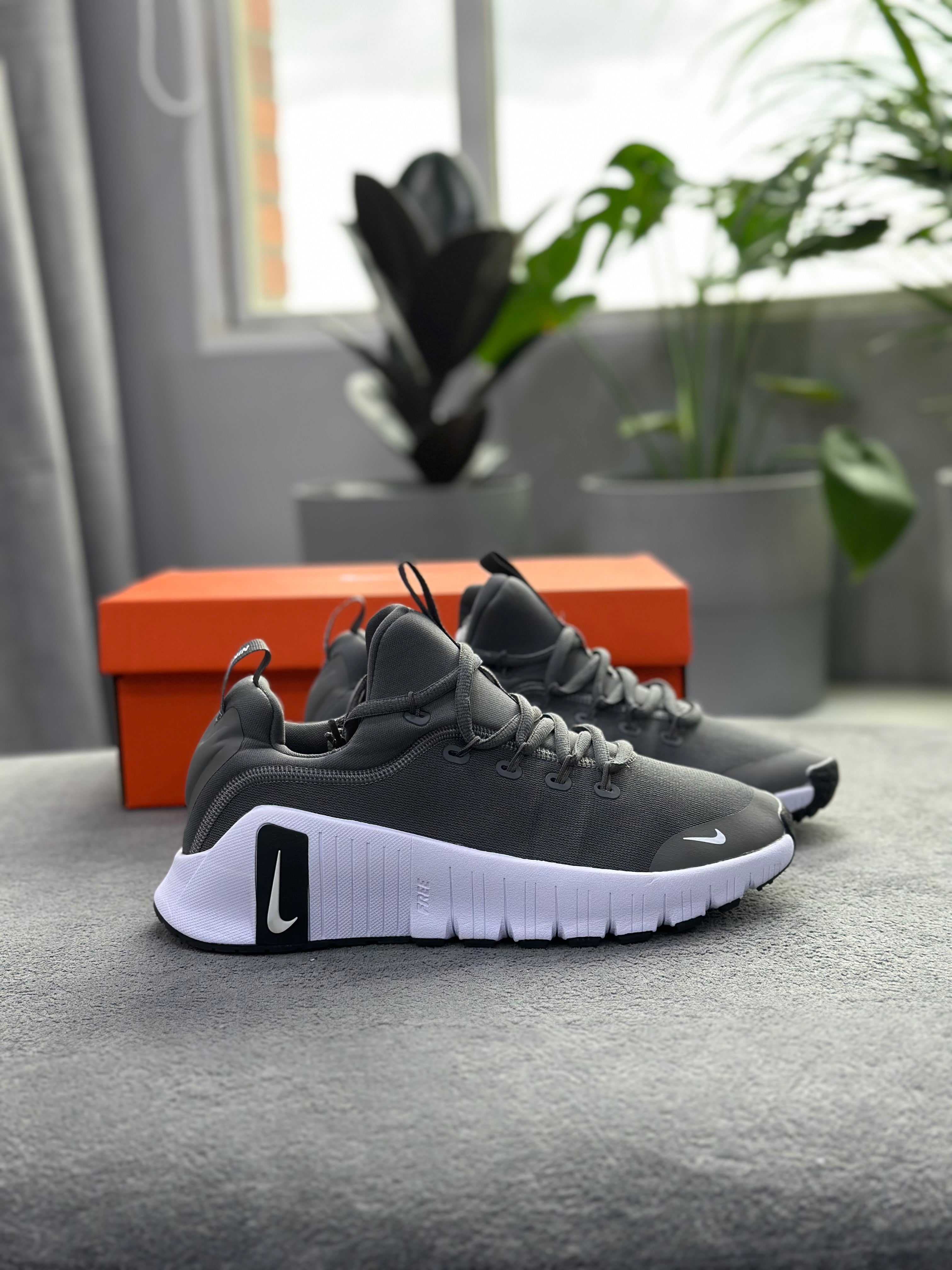 NIKE FREE METCON