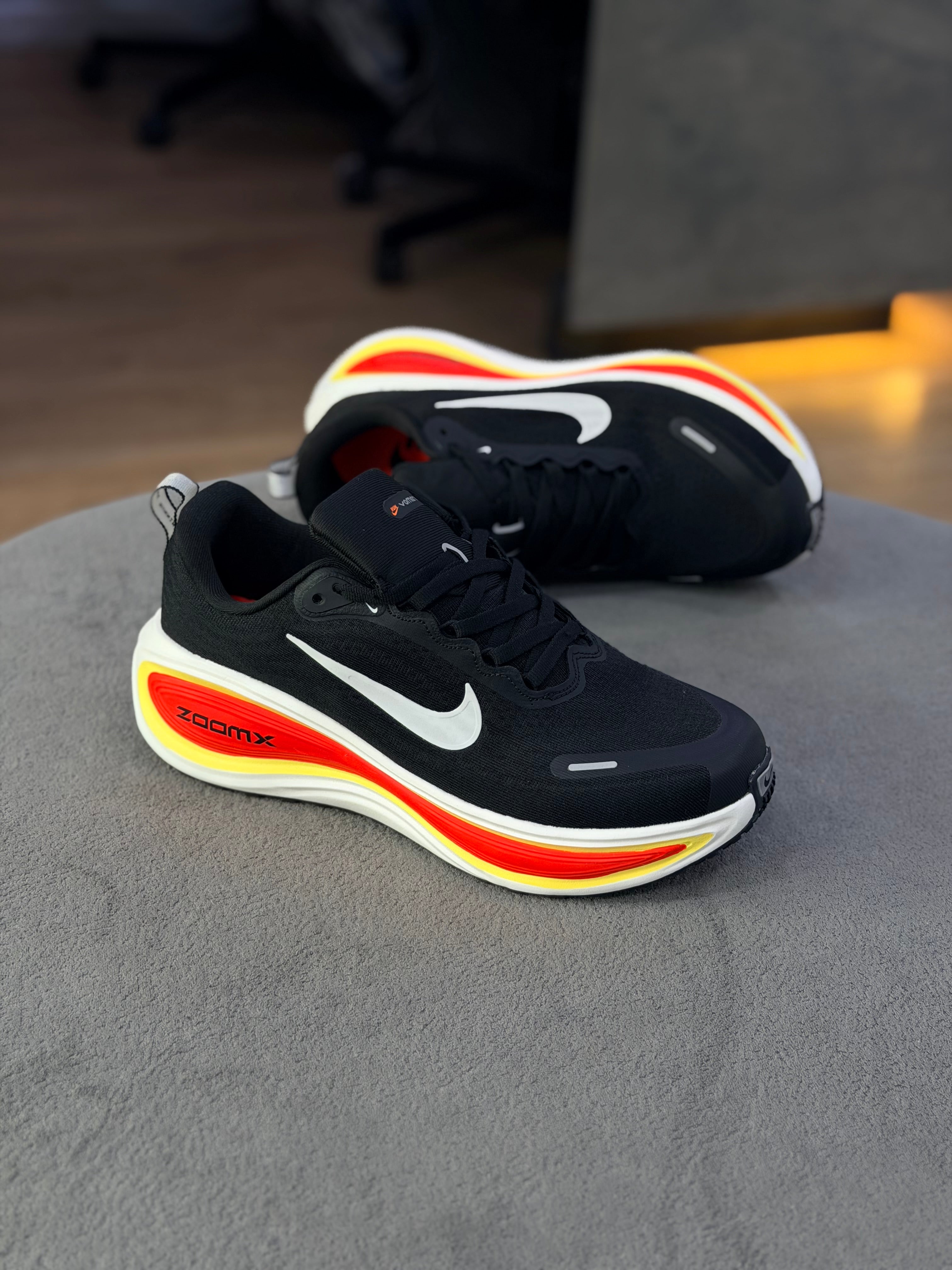 NIKE VOMERO PLUS
