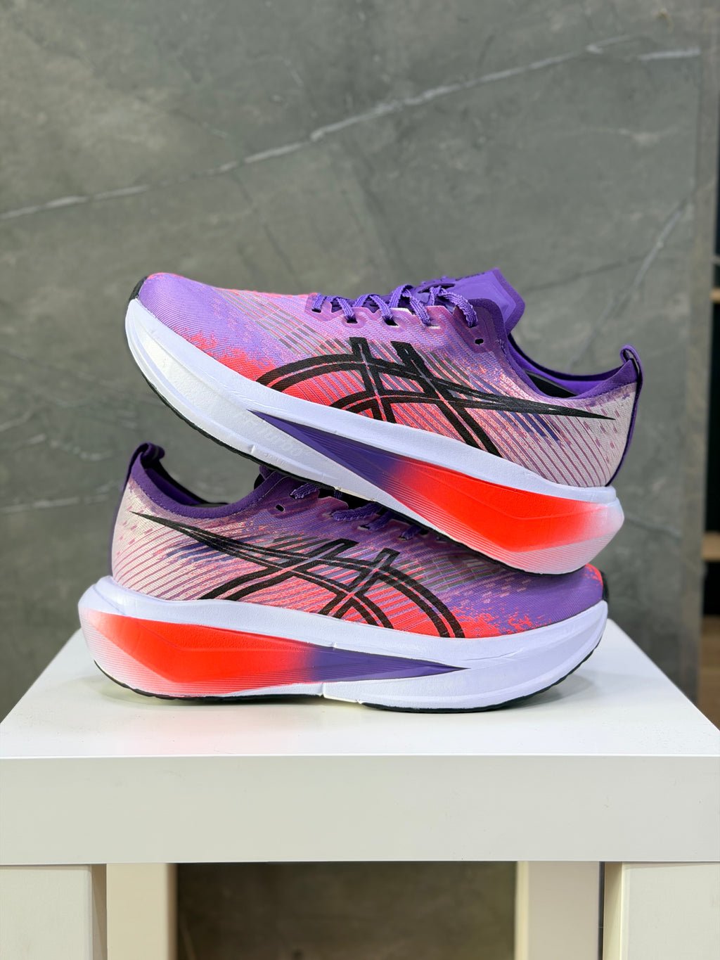 ASICS MEGABLAST