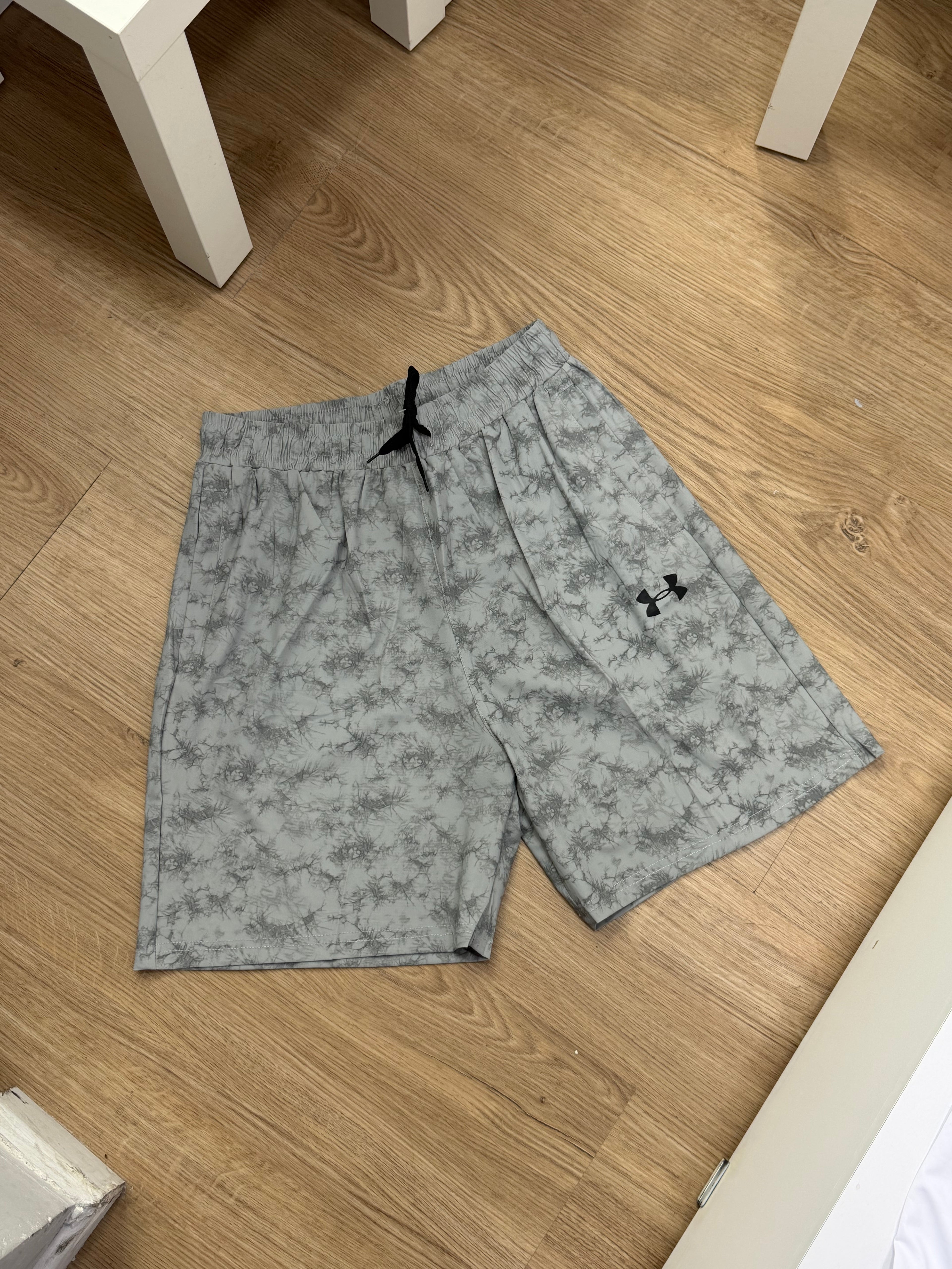 UNDER ARMOUR SHORT