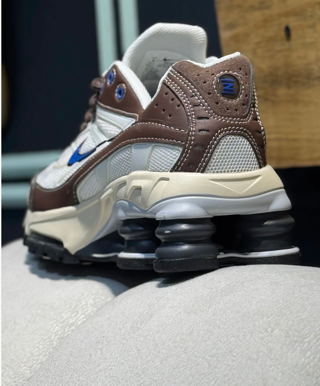 NIKE SHOX