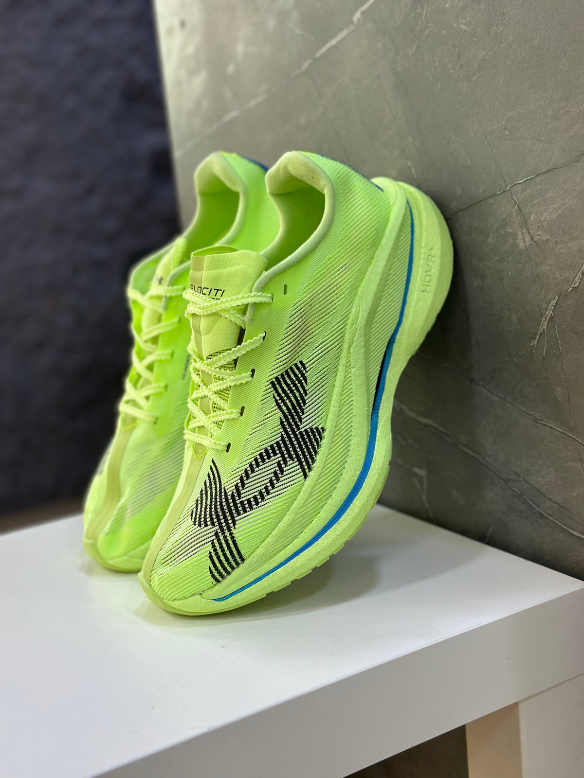 UNDER ARMOR VELOCITY