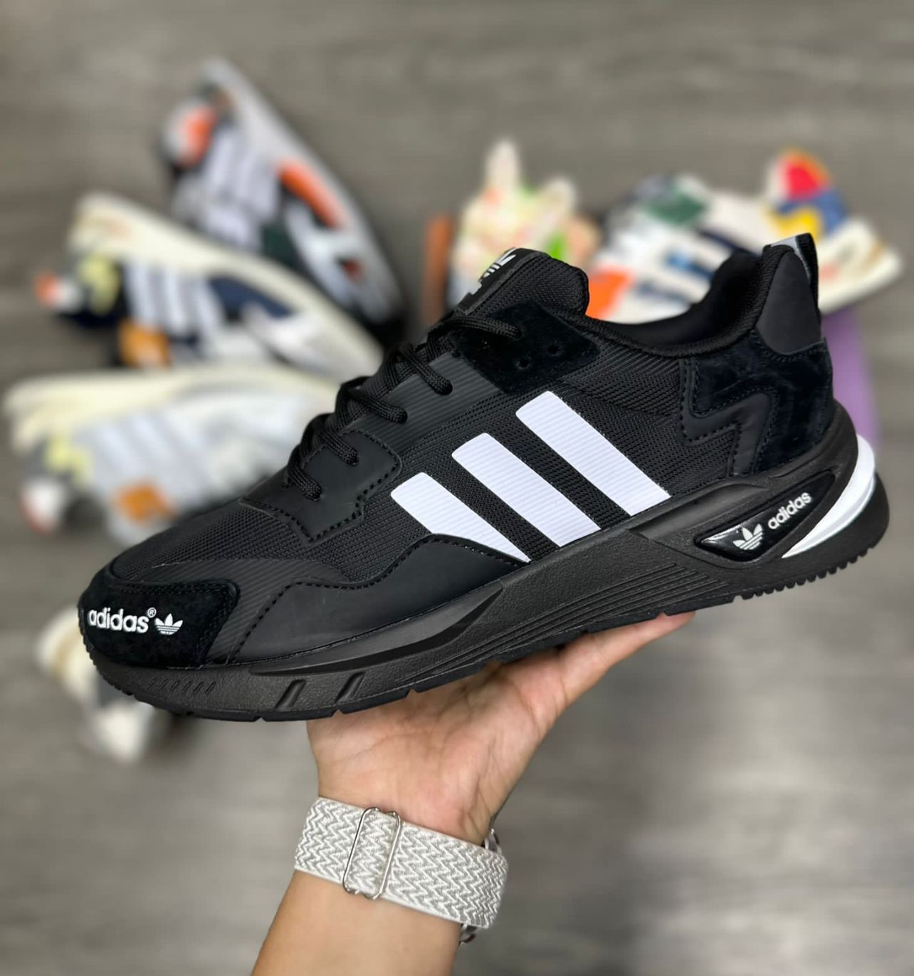 ADIDAS CLOUD