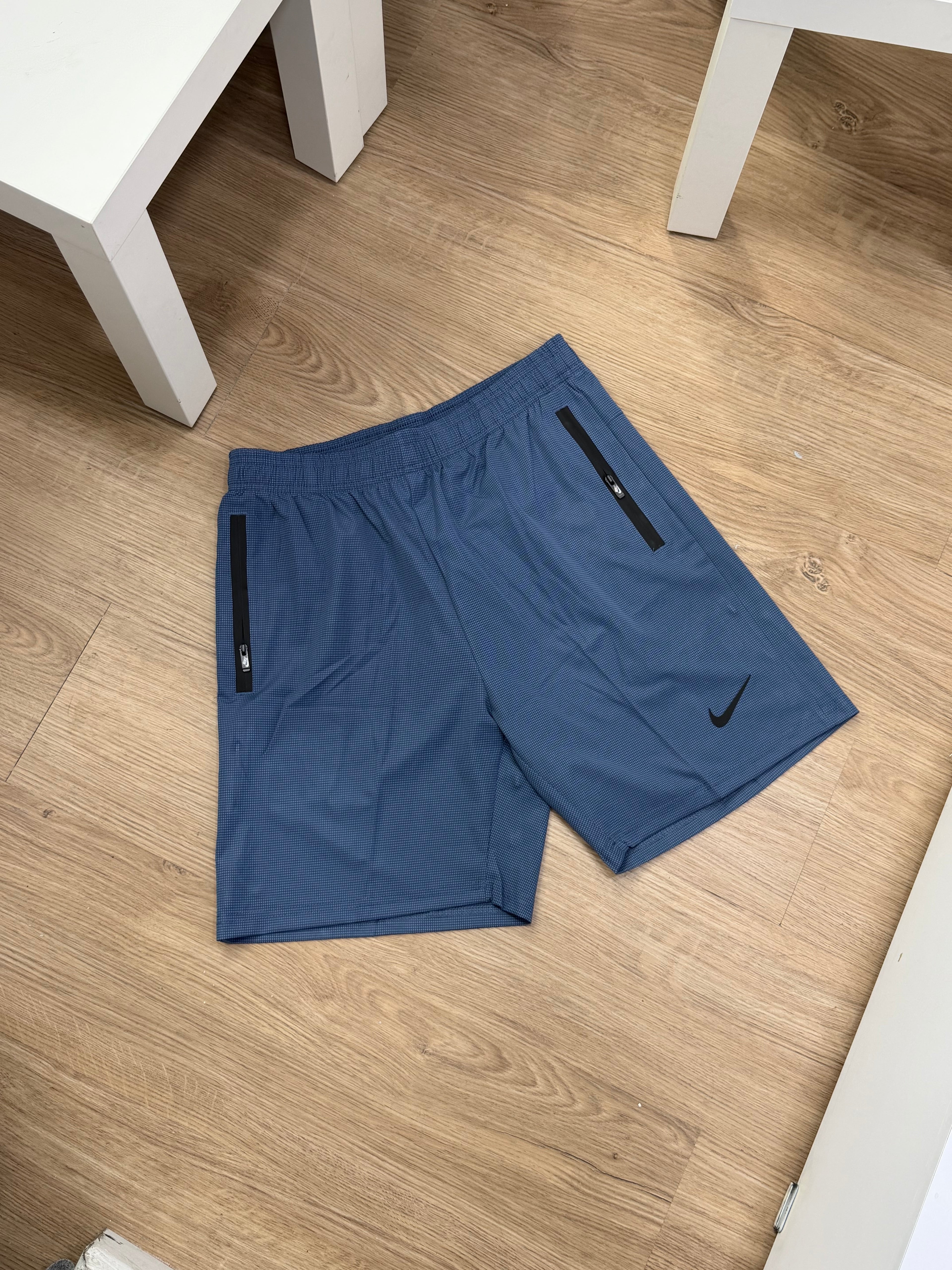NIKE SHORT SIN LICRA
