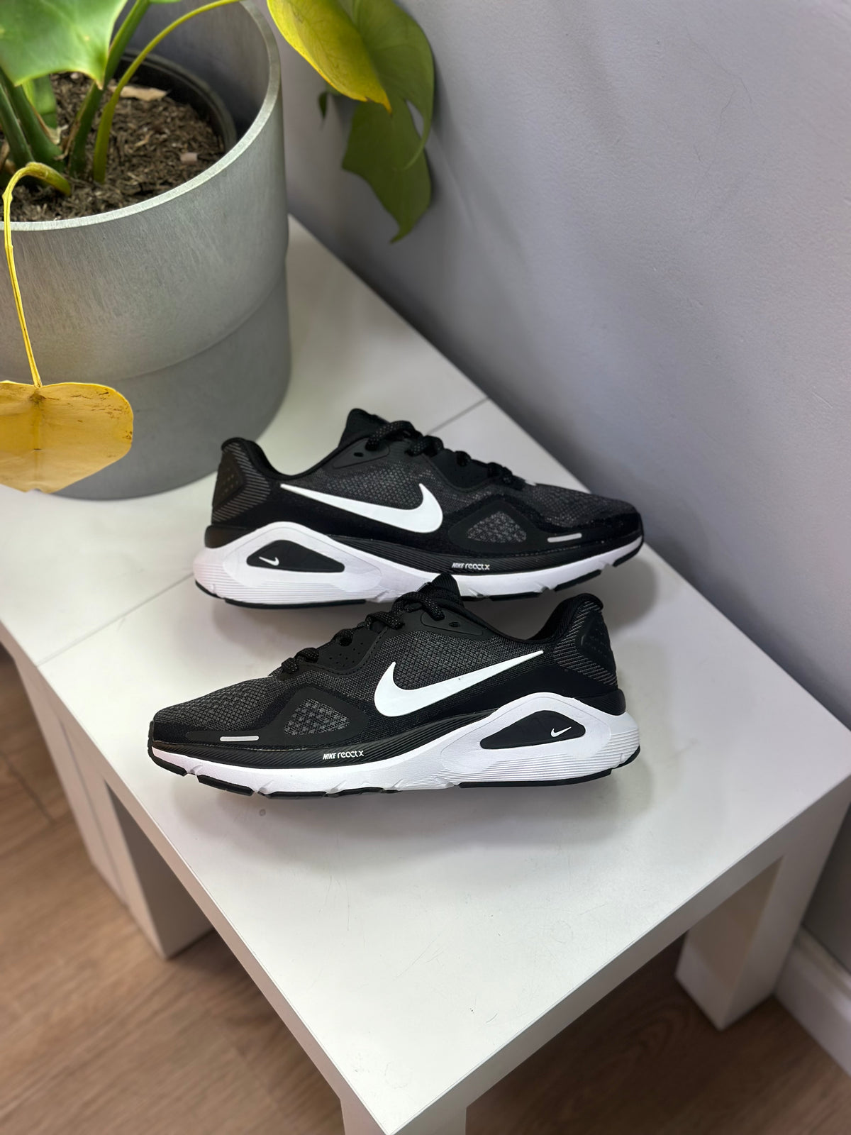 NIKE STRUCTURE