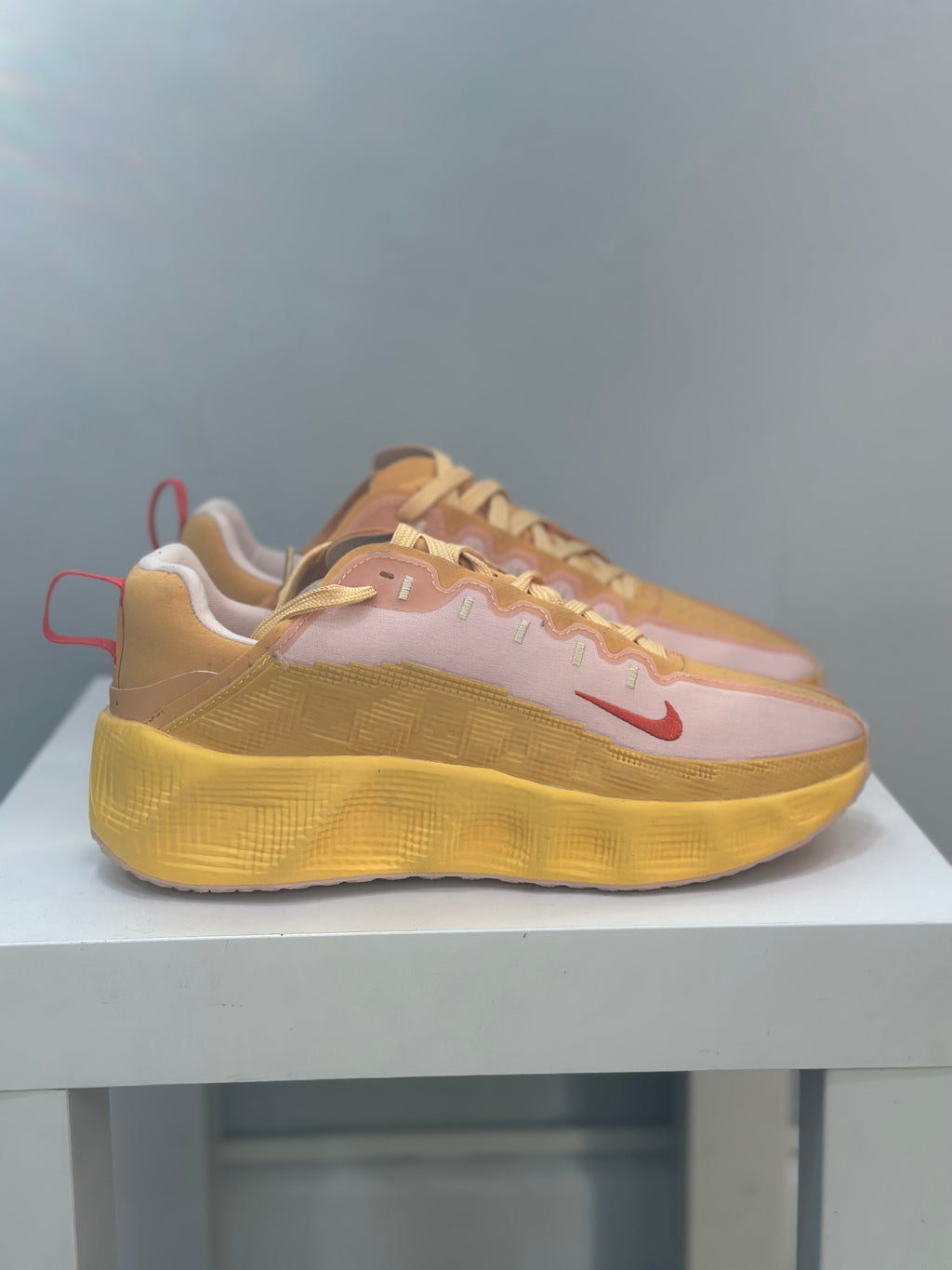 NIKE AVA ROBER