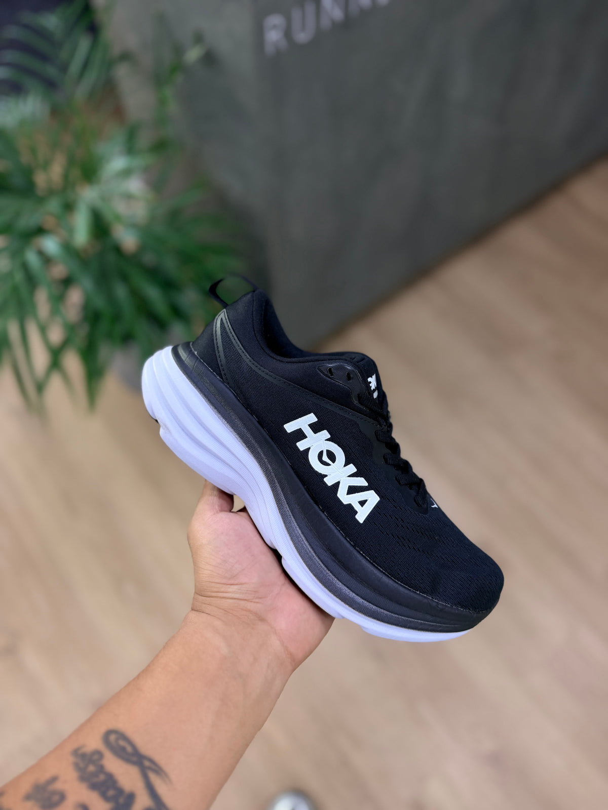 HOKA BONDI 8