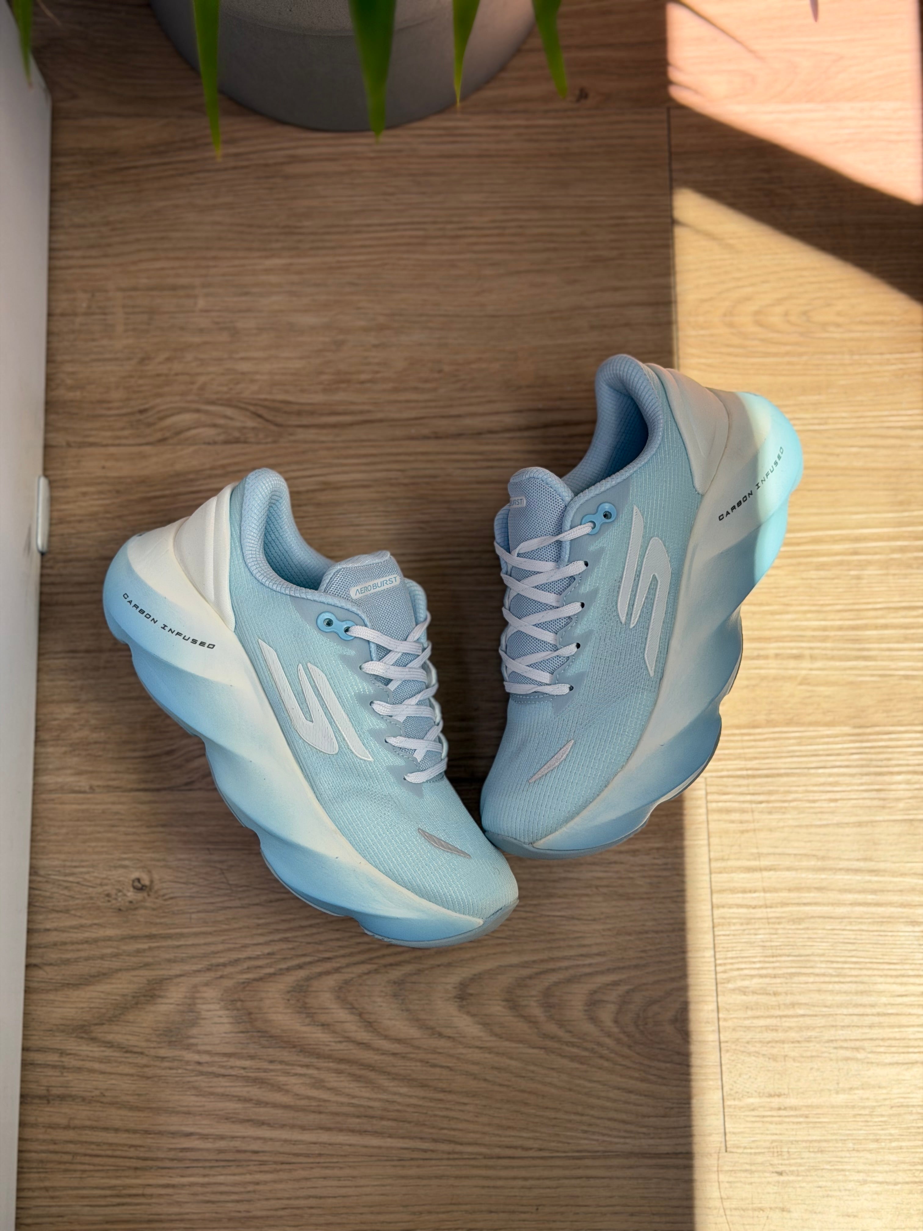 SKECHERS AERO BURST