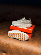 NIKE MIND PLATEADA