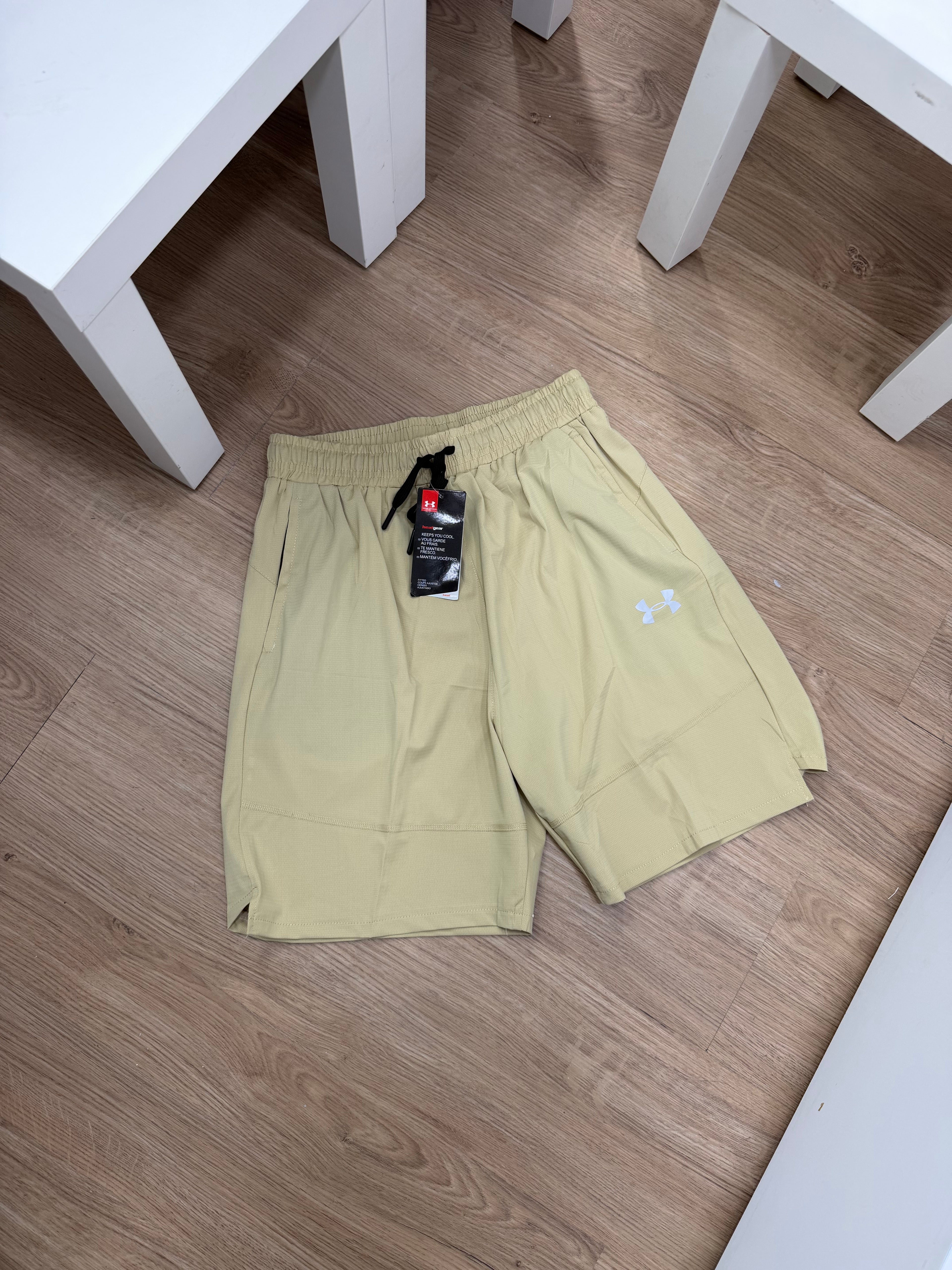 UNDER ARMOUR SHORT