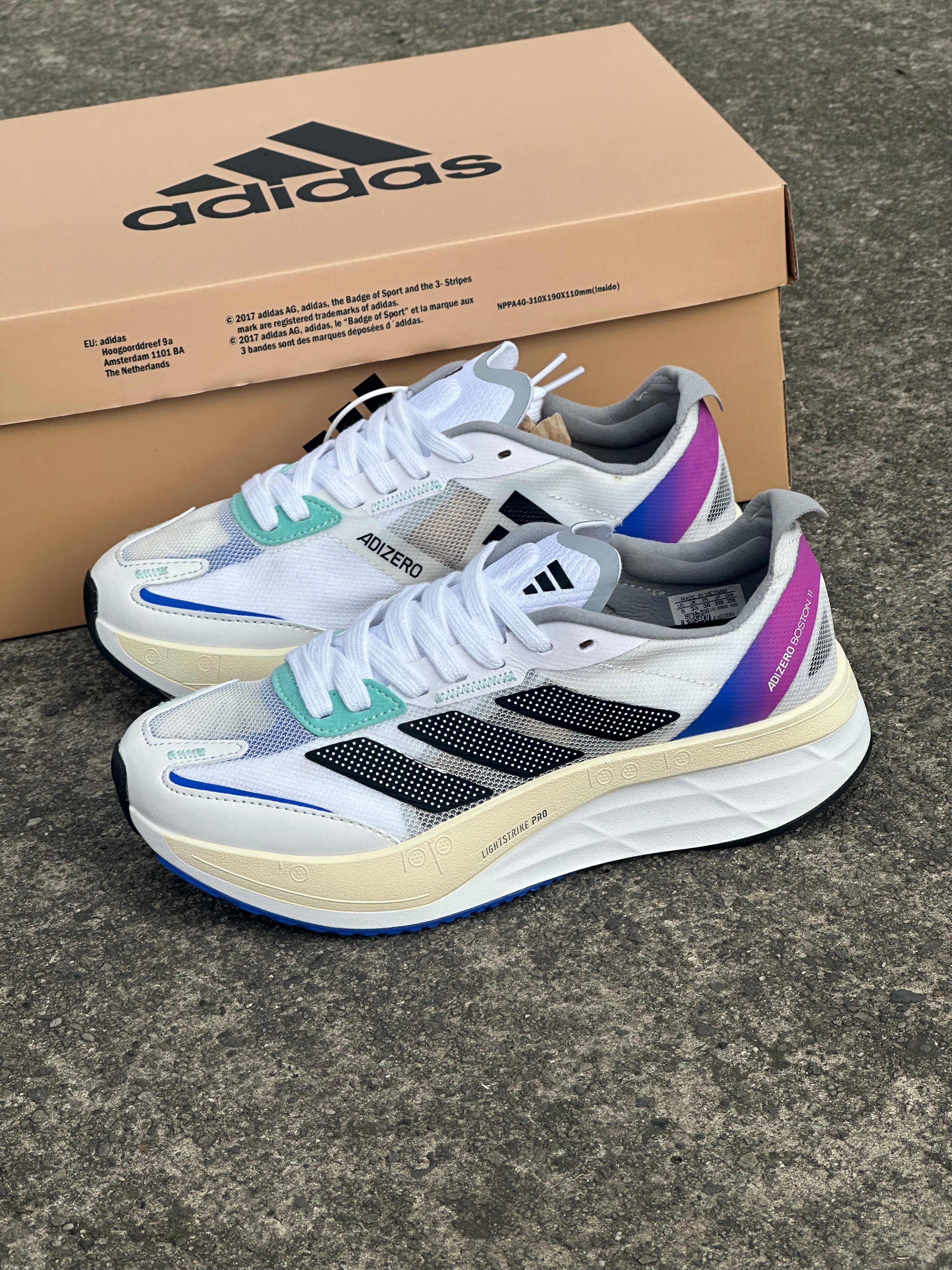 ADIZERO BOSTON 11