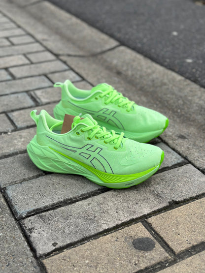 ASICS NOVABLAST 4