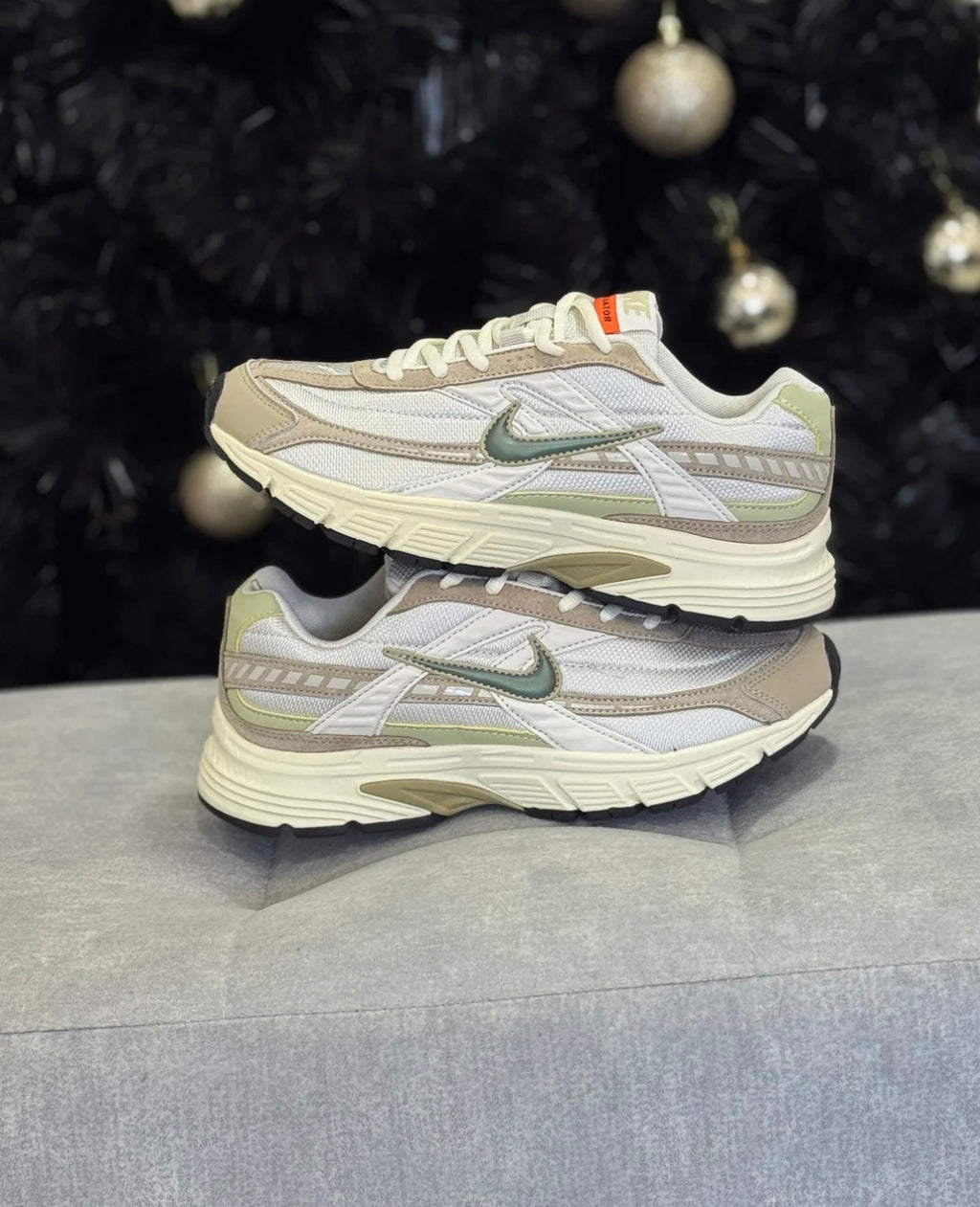 NIKE INITIATOR