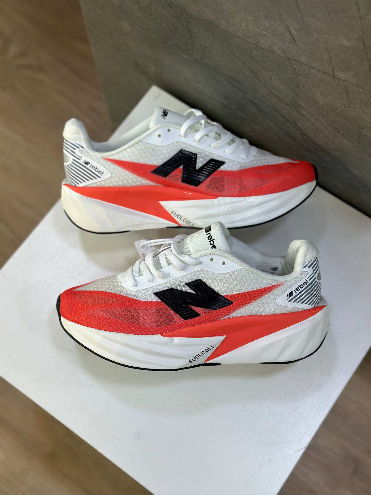 NEW BALANCE REBEL