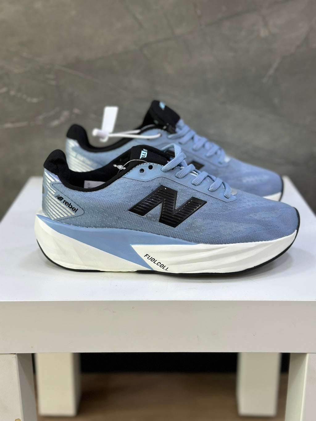 NEW BALANCE REBEL