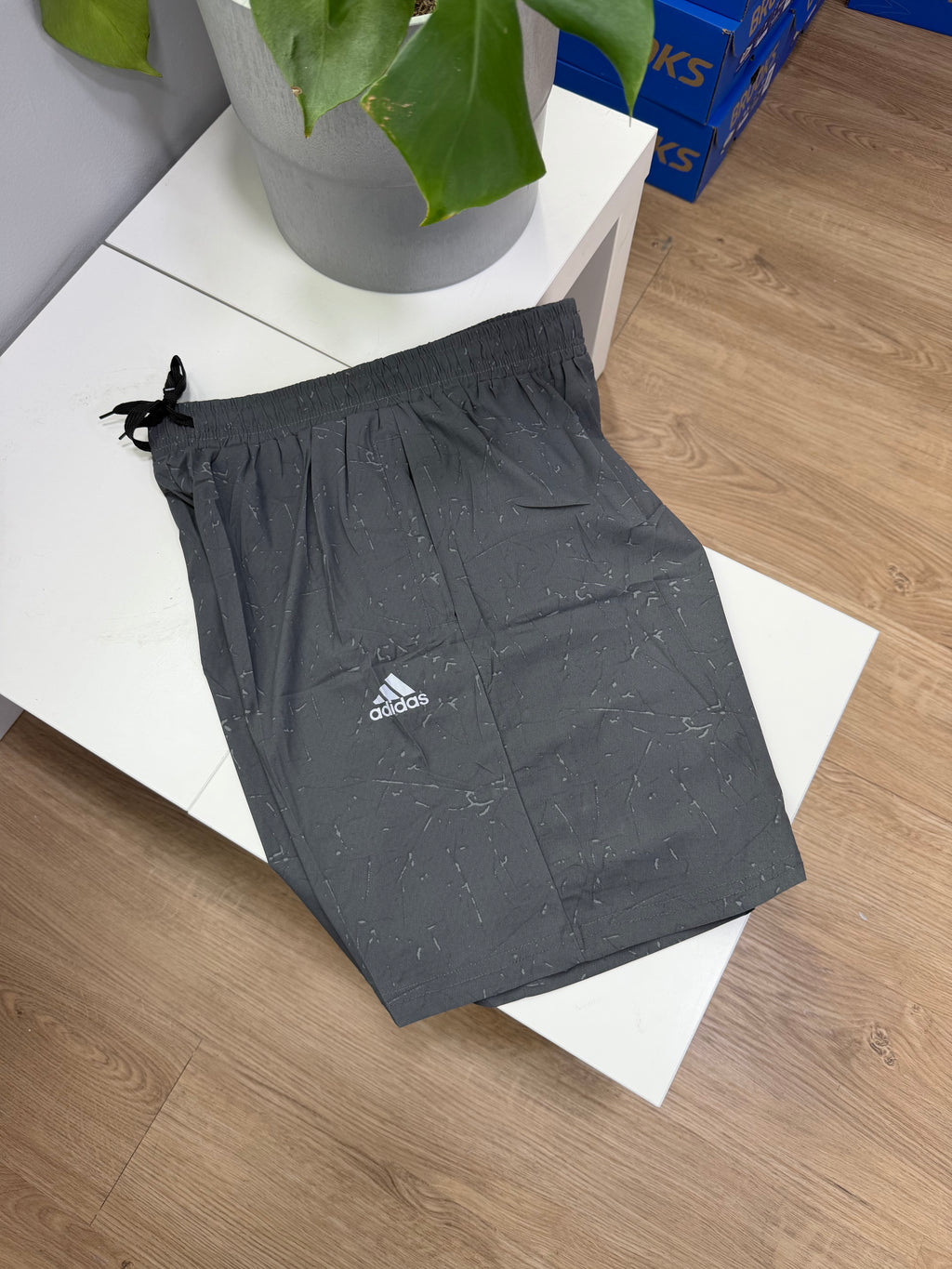 ADIDAS SHORT SIN LICRA