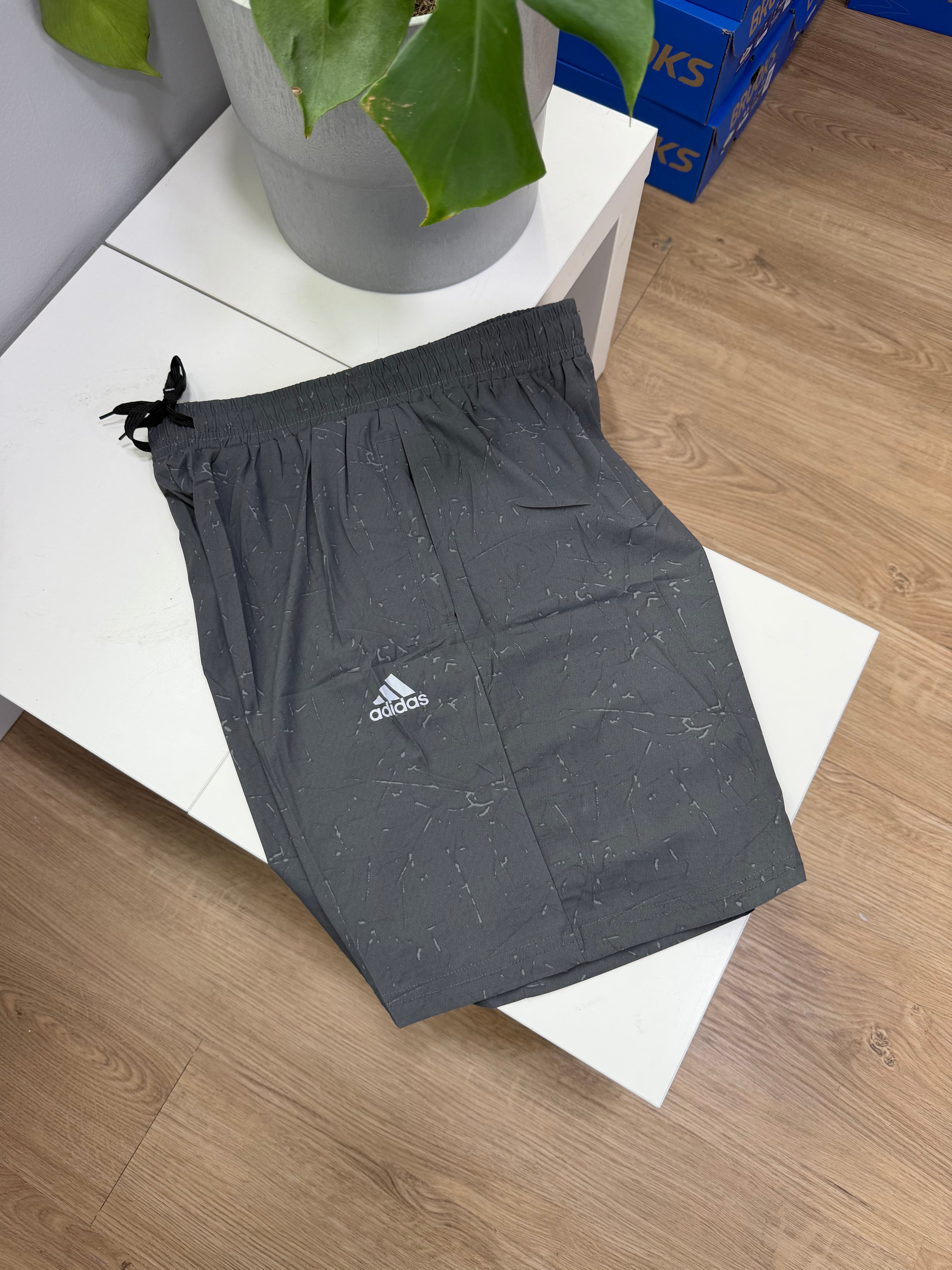 ADIDAS SHORT SIN LICRA