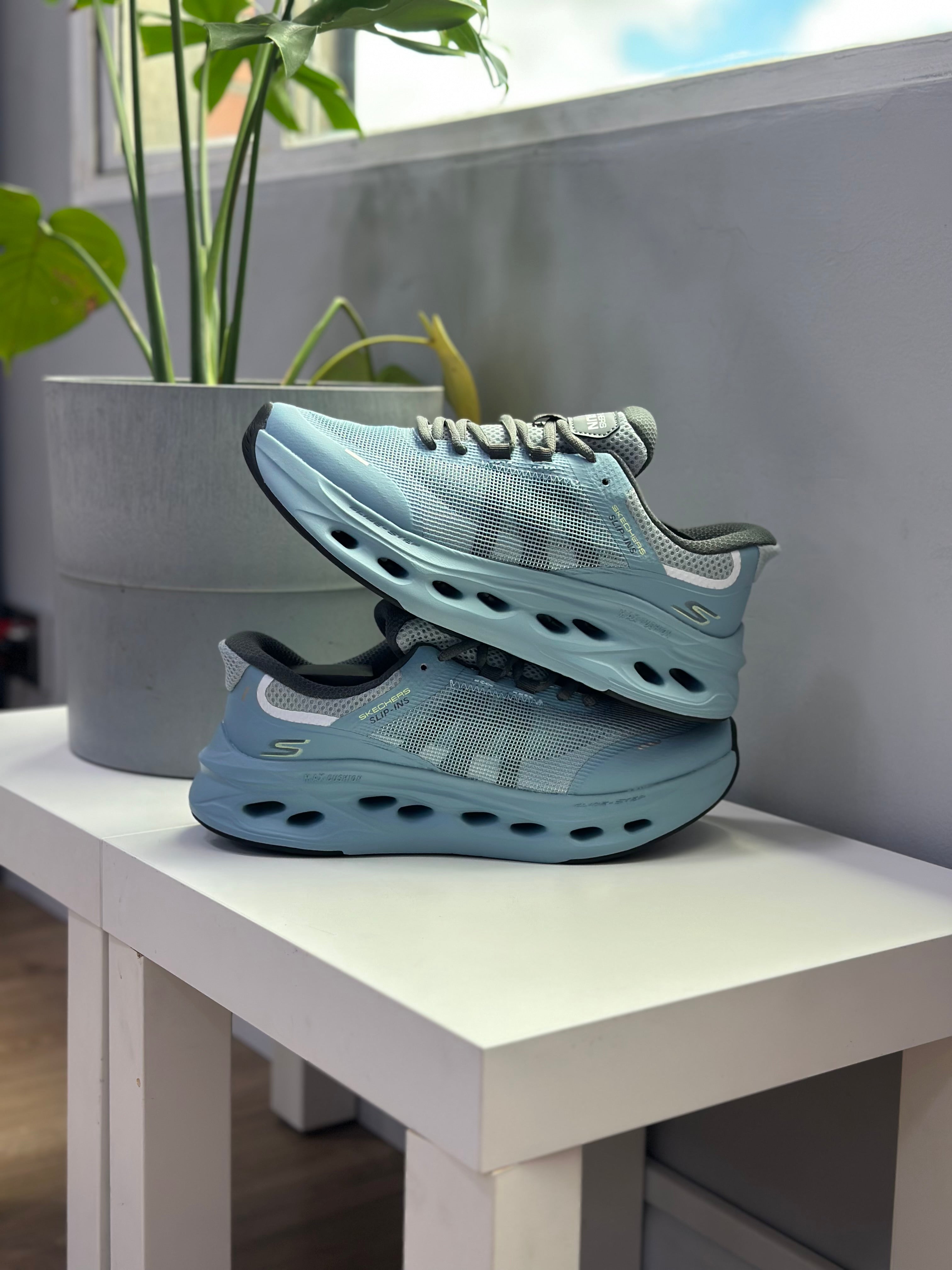 SKECHERS SLIP-INS MAX