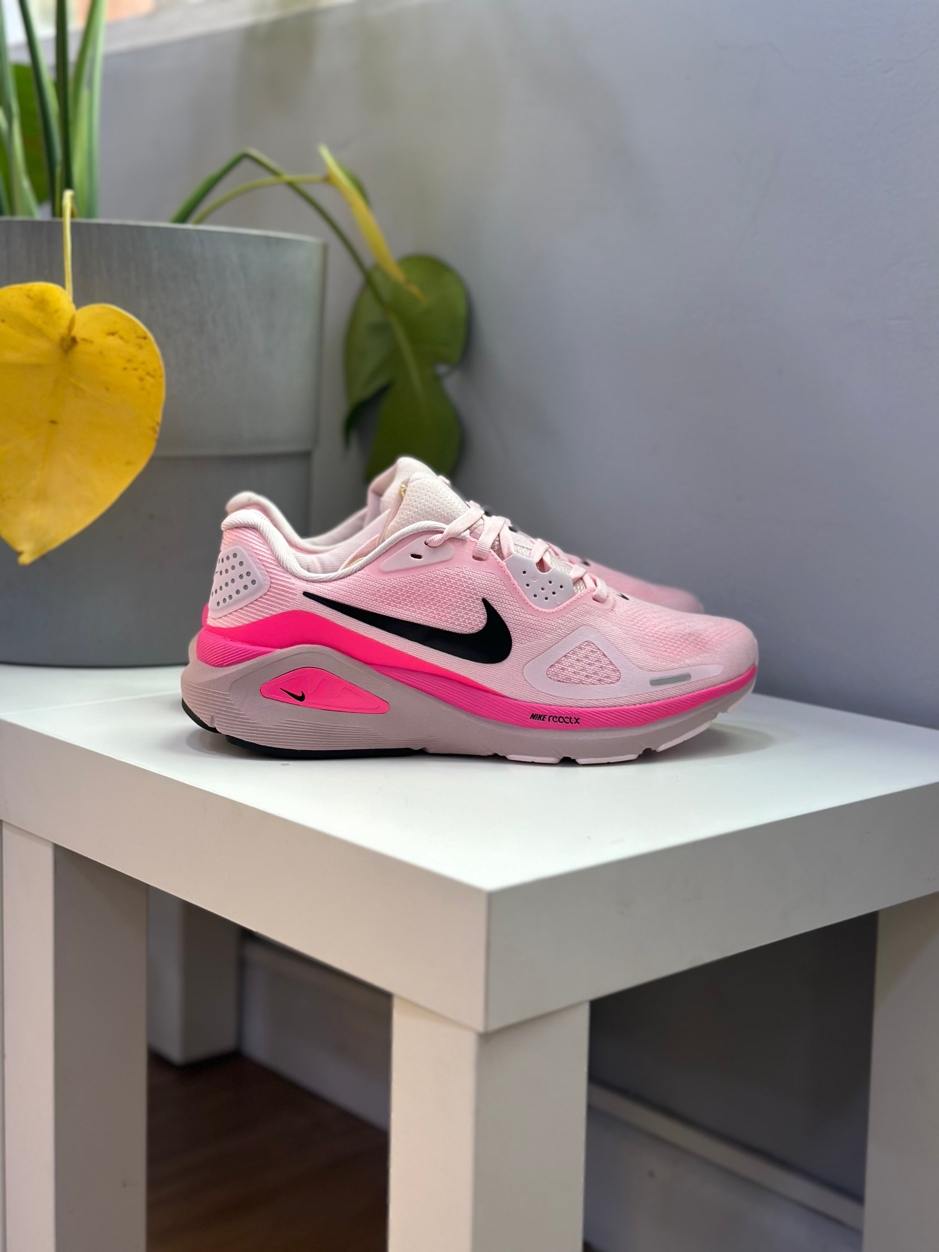 NIKE STRUCTURE