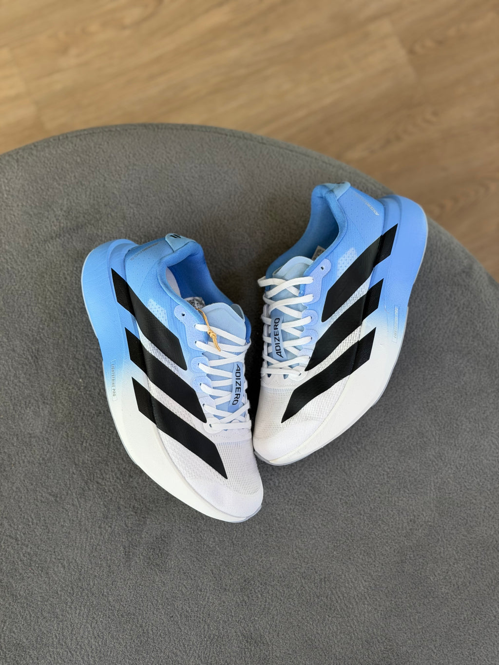 ADIDAS SL