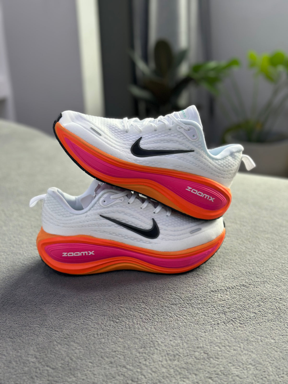 NIKE VOMERO PLUS