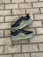 NIKE ZOOM RUN
