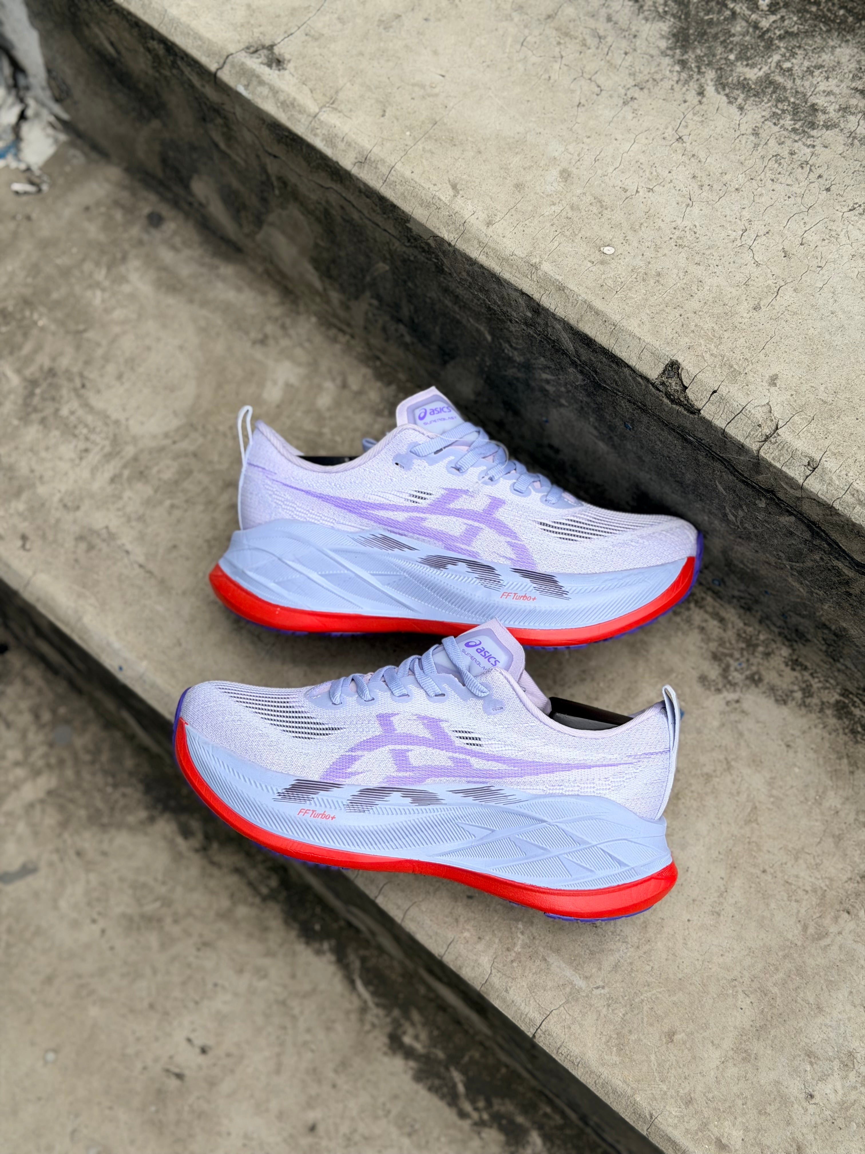 ASICS SUPERBLAST