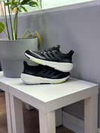 ADIDAS ULTRABOOST