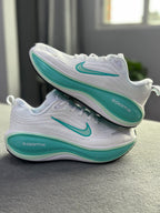 NIKE VOMERO PLUS